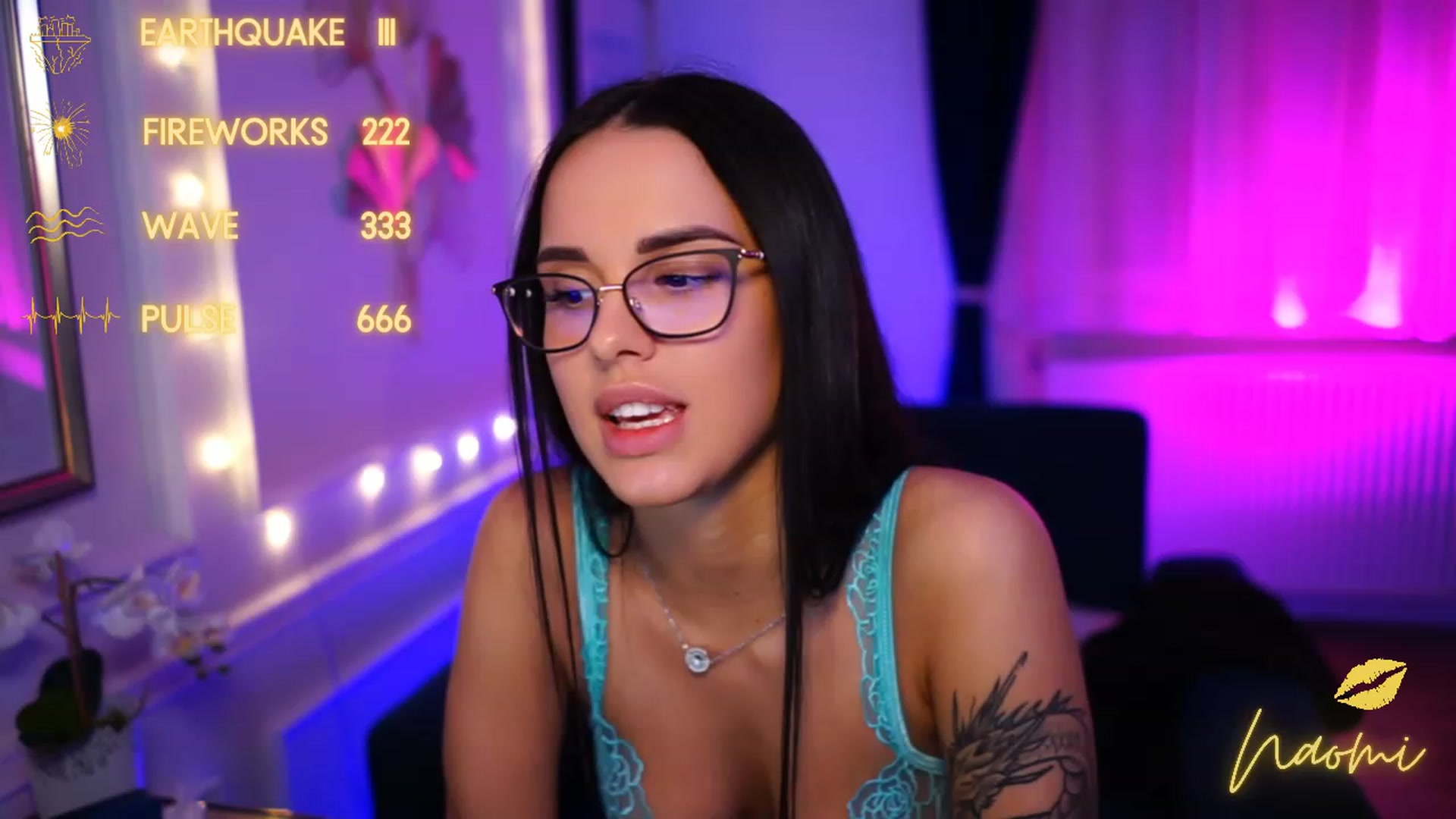 Gallery image thumbnail from cinnabellee's myfreecams stream on, 04/01/2023, 19:19 image 10 of 20