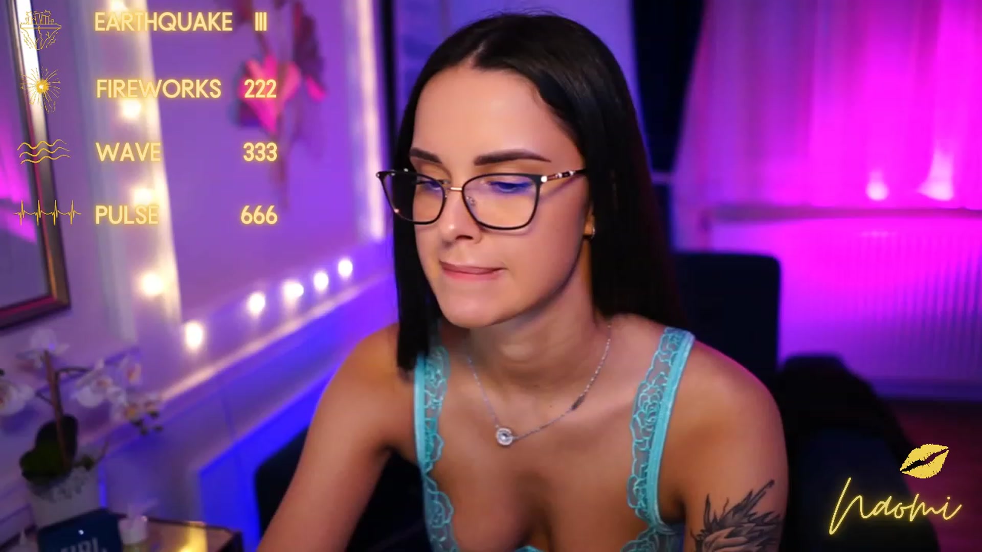 Gallery image thumbnail from cinnabellee's myfreecams stream on, 04/01/2023, 19:19 image 13 of 20