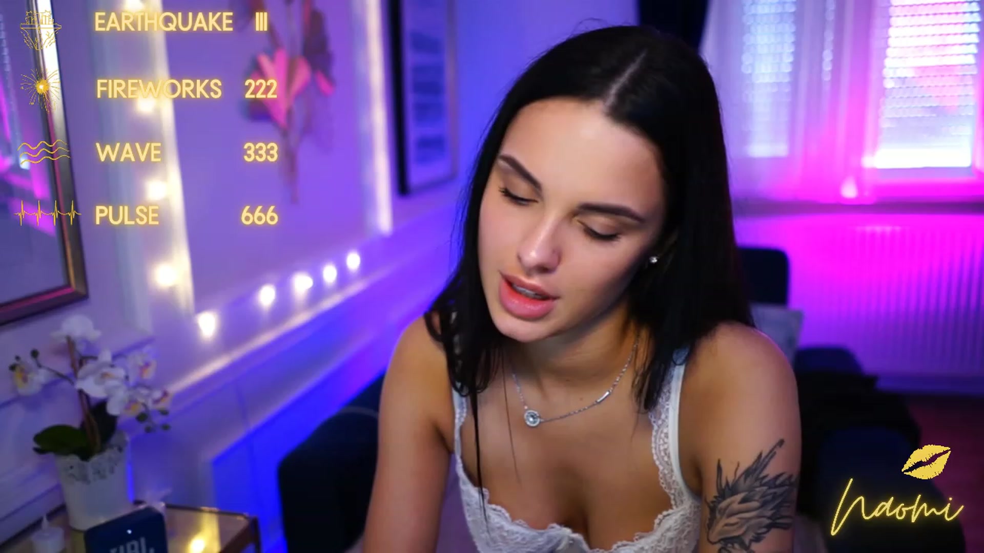Gallery image thumbnail from cinnabellee's myfreecams stream on, 04/02/2023, 12:41 image 8 of 20