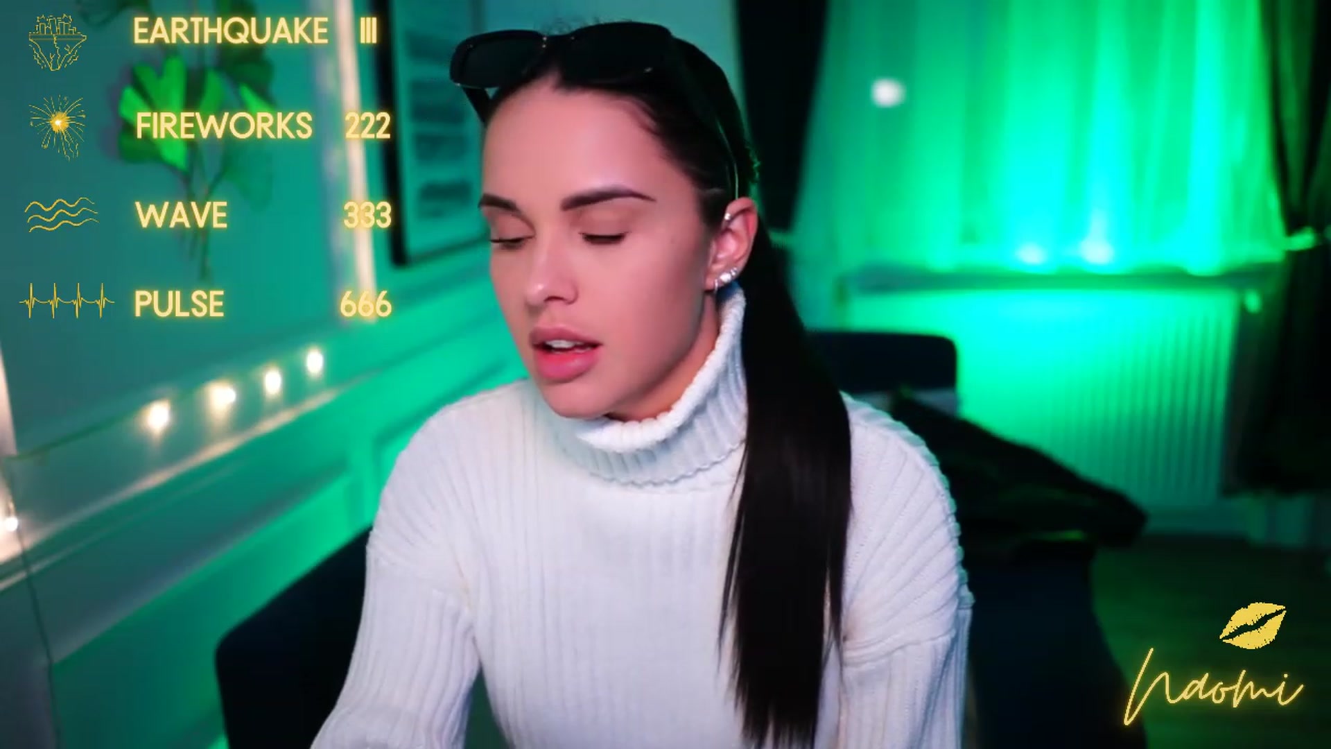 Gallery image thumbnail from cinnabellee's myfreecams stream on, 04/05/2023, 22:00 image 12 of 20