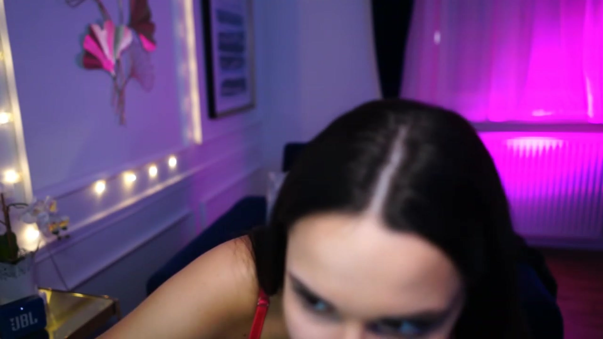 Gallery image thumbnail from cinnabellee's myfreecams stream on, 04/13/2023, 18:39 image 16 of 20