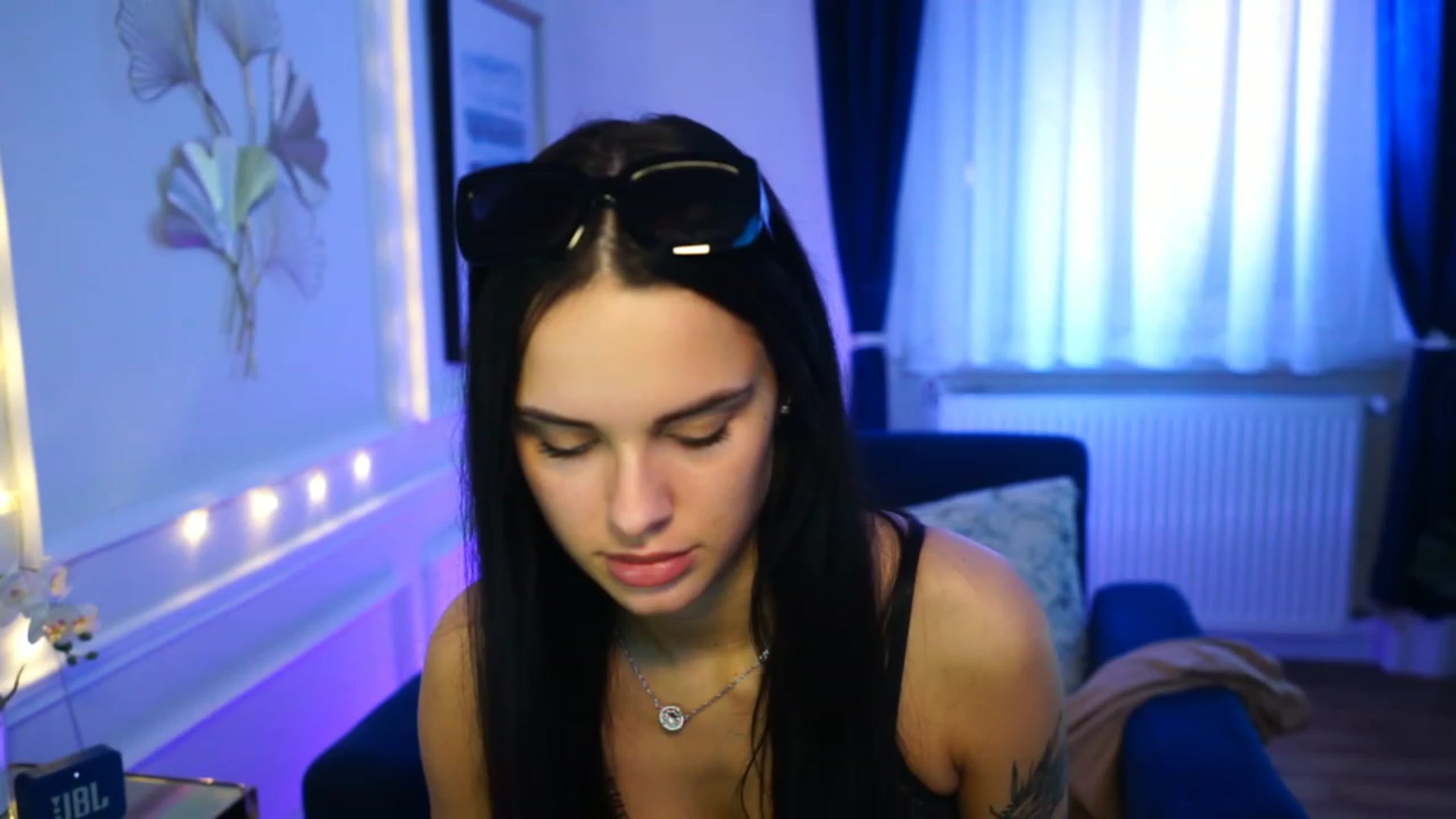 Gallery image thumbnail from cinnabellee's myfreecams stream on, 04/15/2023, 17:50 image 4 of 20