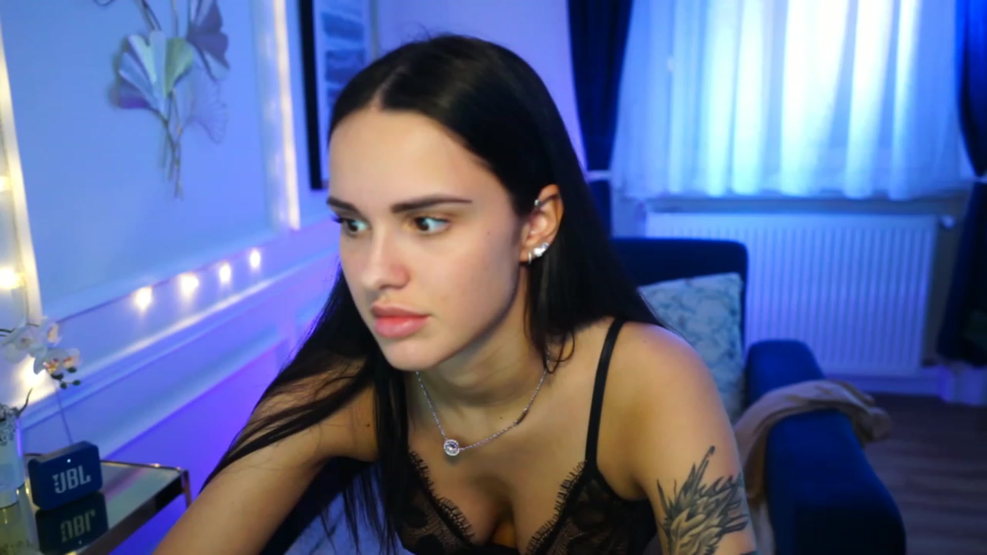 Gallery image thumbnail from cinnabellee's myfreecams stream on, 04/15/2023, 19:42 image 1 of 20