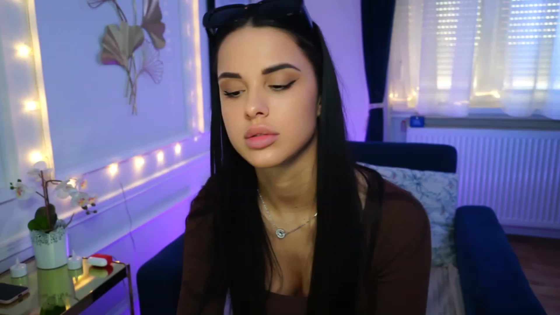 Gallery image thumbnail from cinnabellee's myfreecams stream on, 04/19/2023, 17:38 image 7 of 20