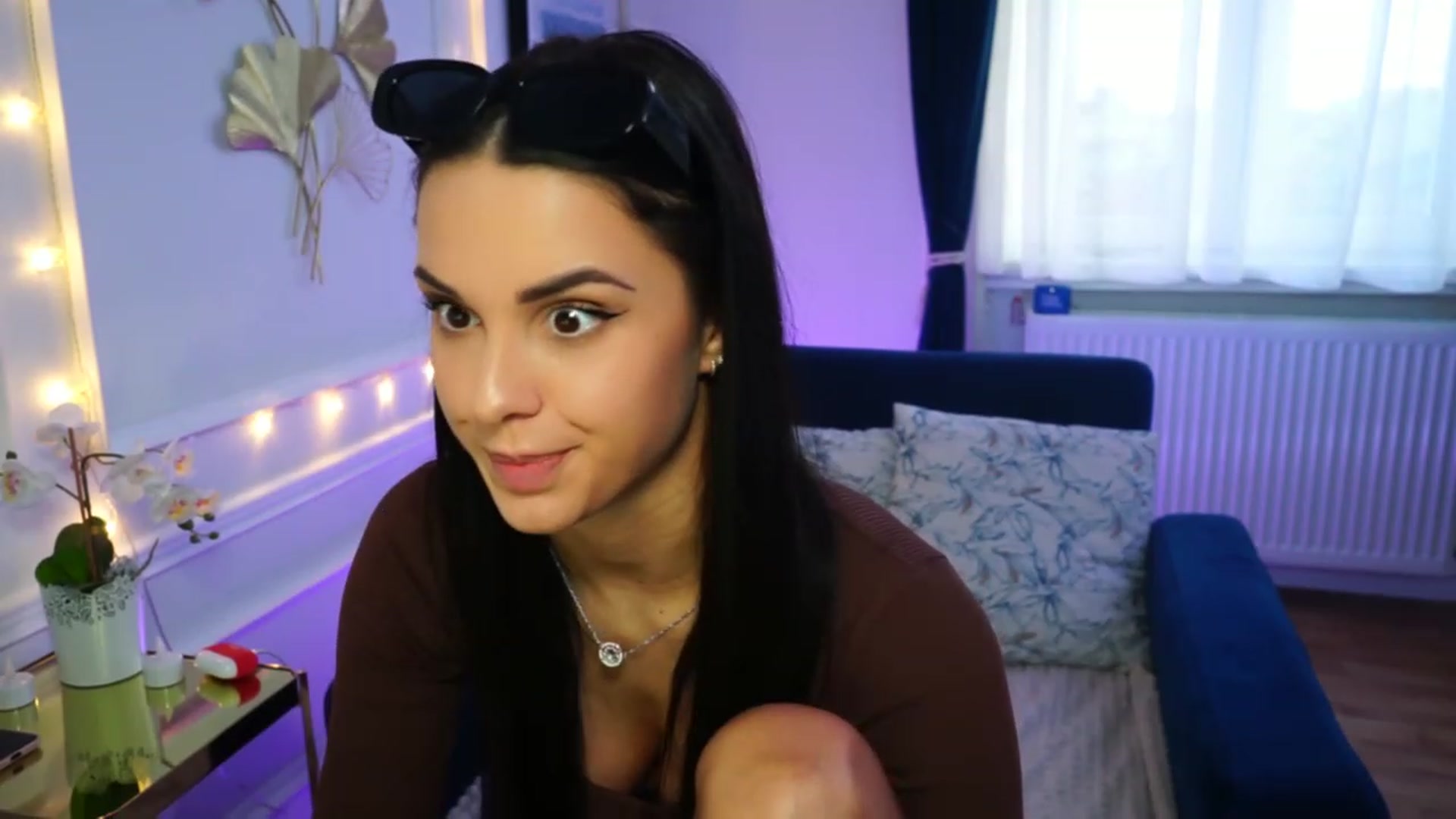 Gallery image thumbnail from cinnabellee's myfreecams stream on, 04/19/2023, 17:38 image 19 of 20