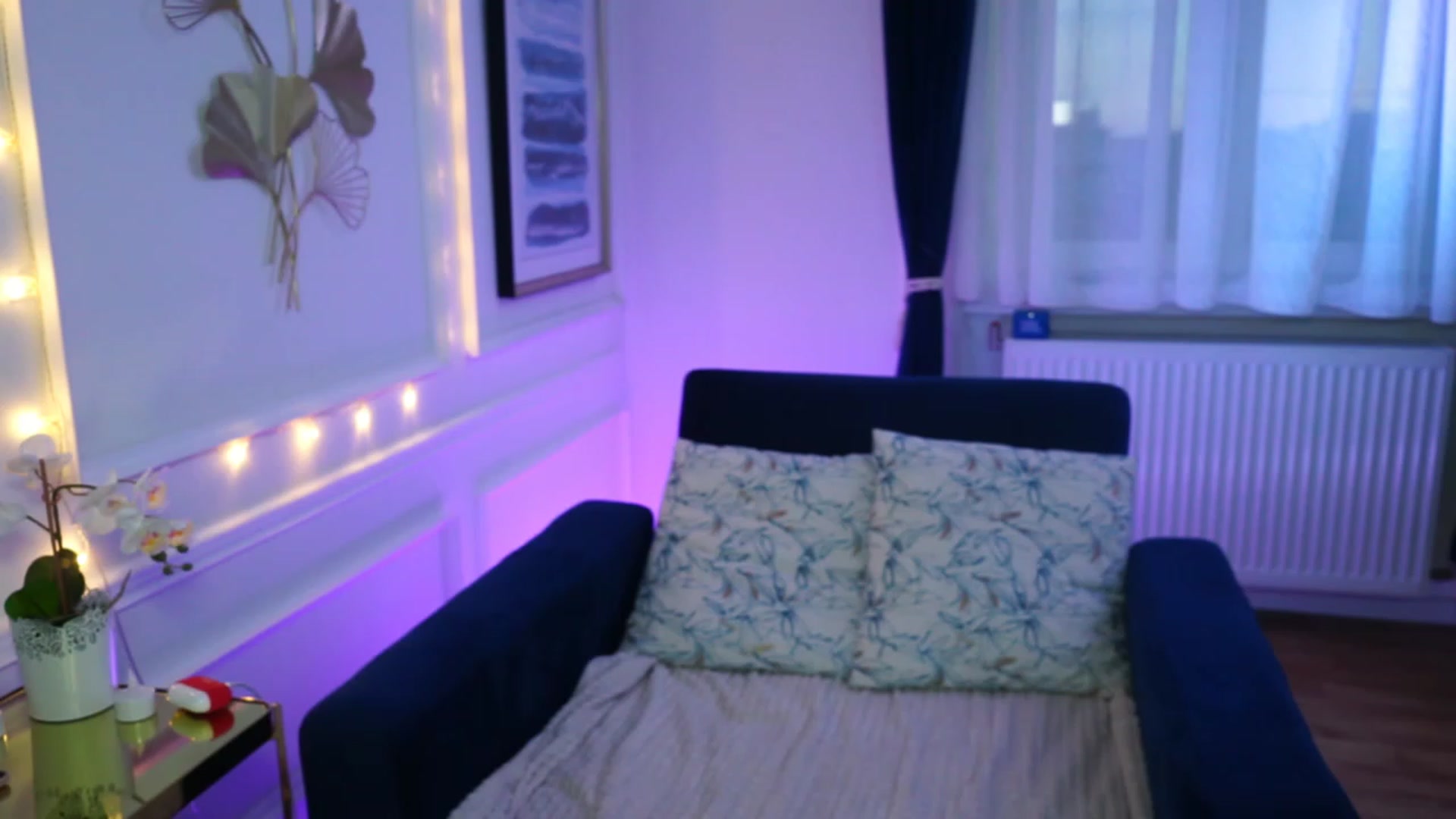 Gallery image thumbnail from cinnabellee's myfreecams stream on, 04/19/2023, 18:11 image 3 of 20