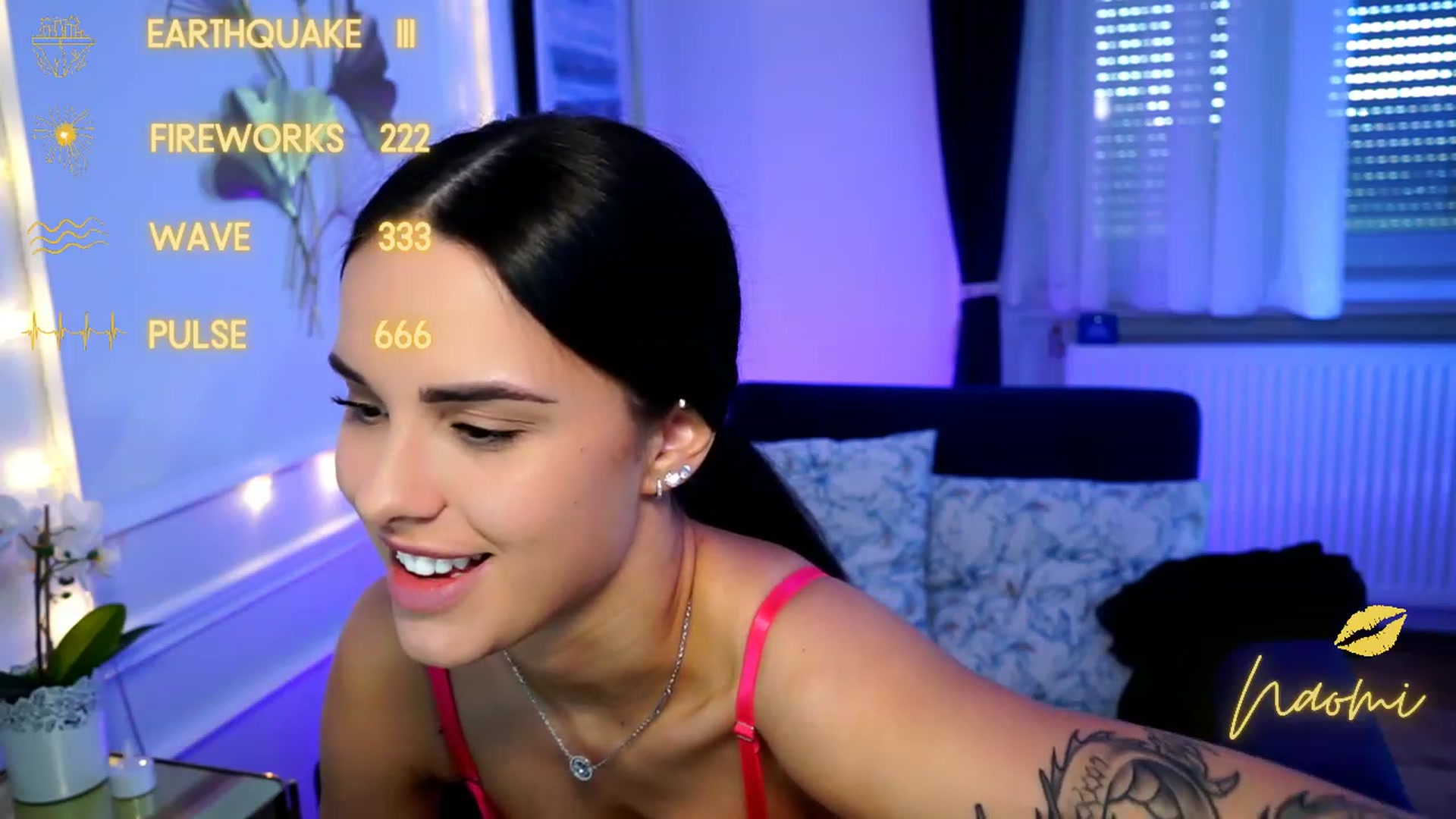 Gallery image thumbnail from cinnabellee's myfreecams stream on, 04/20/2023, 16:20 image 19 of 20