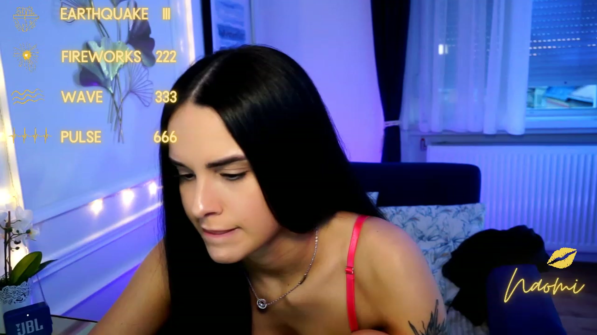 Gallery image thumbnail from cinnabellee's myfreecams stream on, 04/20/2023, 19:05 image 3 of 20