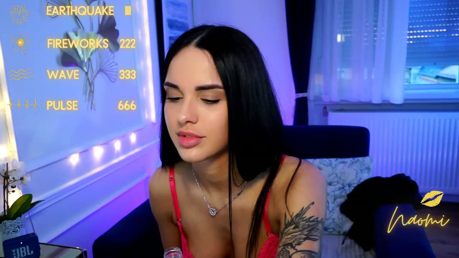 Gallery image thumbnail from cinnabellee's myfreecams stream on, 04/20/2023, 19:05 image 2 of 20