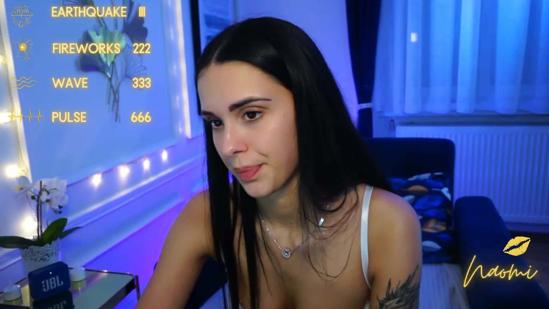 Gallery image thumbnail from cinnabellee's myfreecams stream on, 04/24/2023, 19:20 image 10 of 20