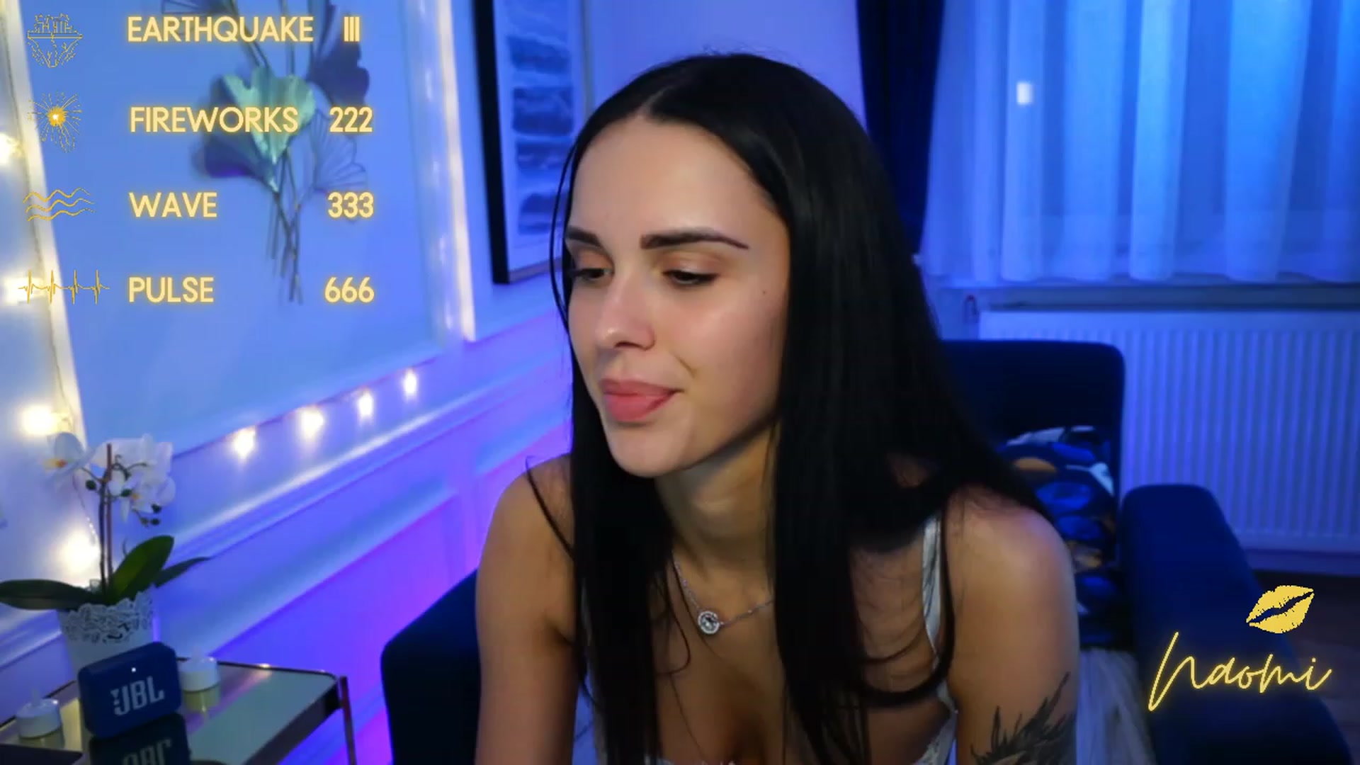 Gallery image thumbnail from cinnabellee's myfreecams stream on, 04/24/2023, 19:20 image 19 of 20
