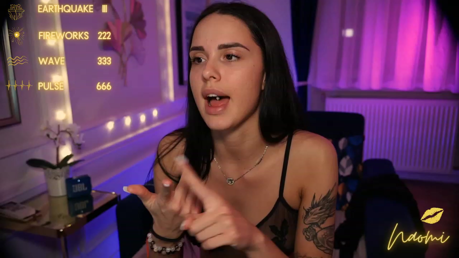 Gallery image thumbnail from cinnabellee's myfreecams stream on, 05/08/2023, 22:02 image 8 of 20