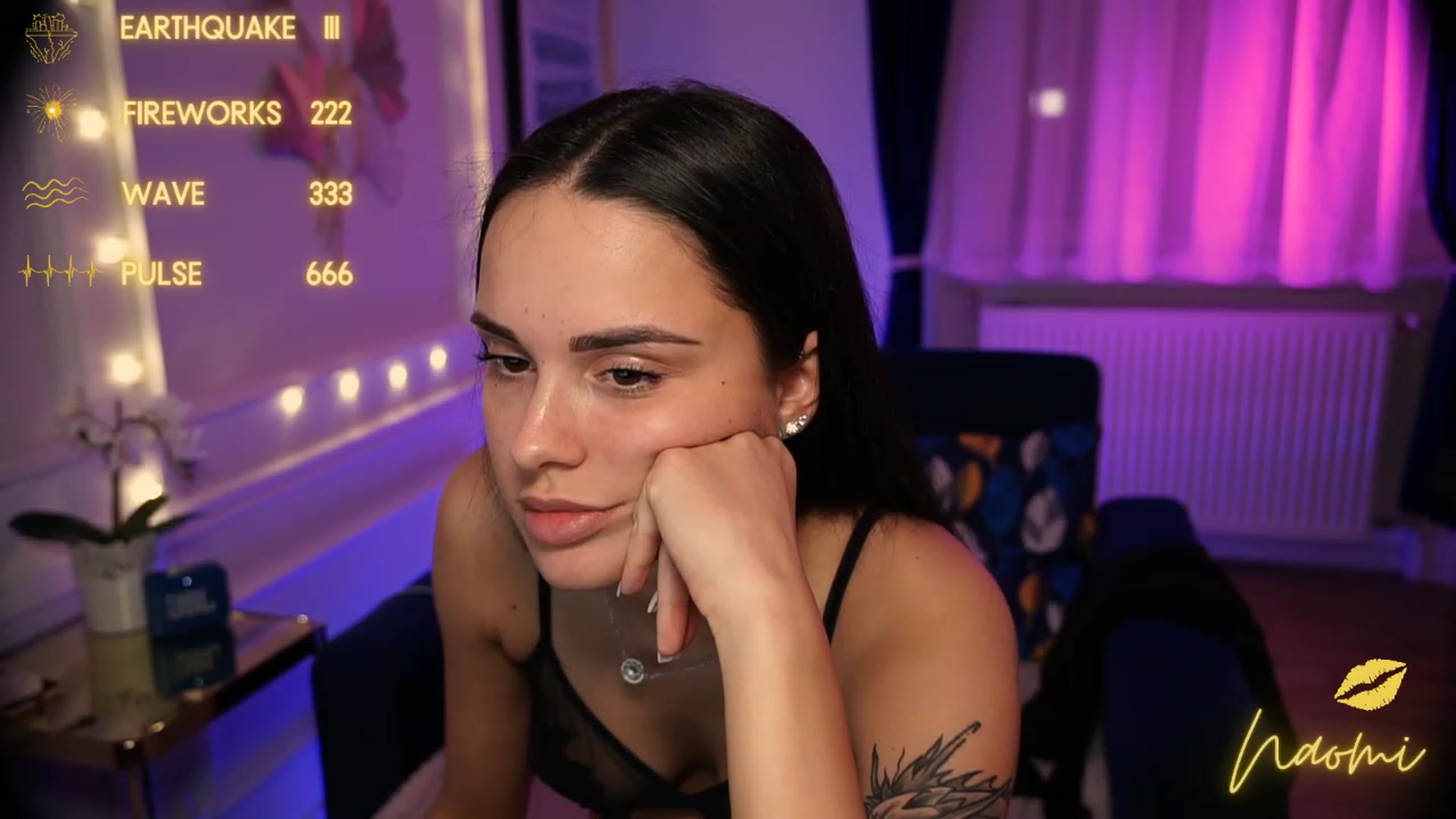 Gallery image thumbnail from cinnabellee's myfreecams stream on, 05/08/2023, 22:02 image 17 of 20
