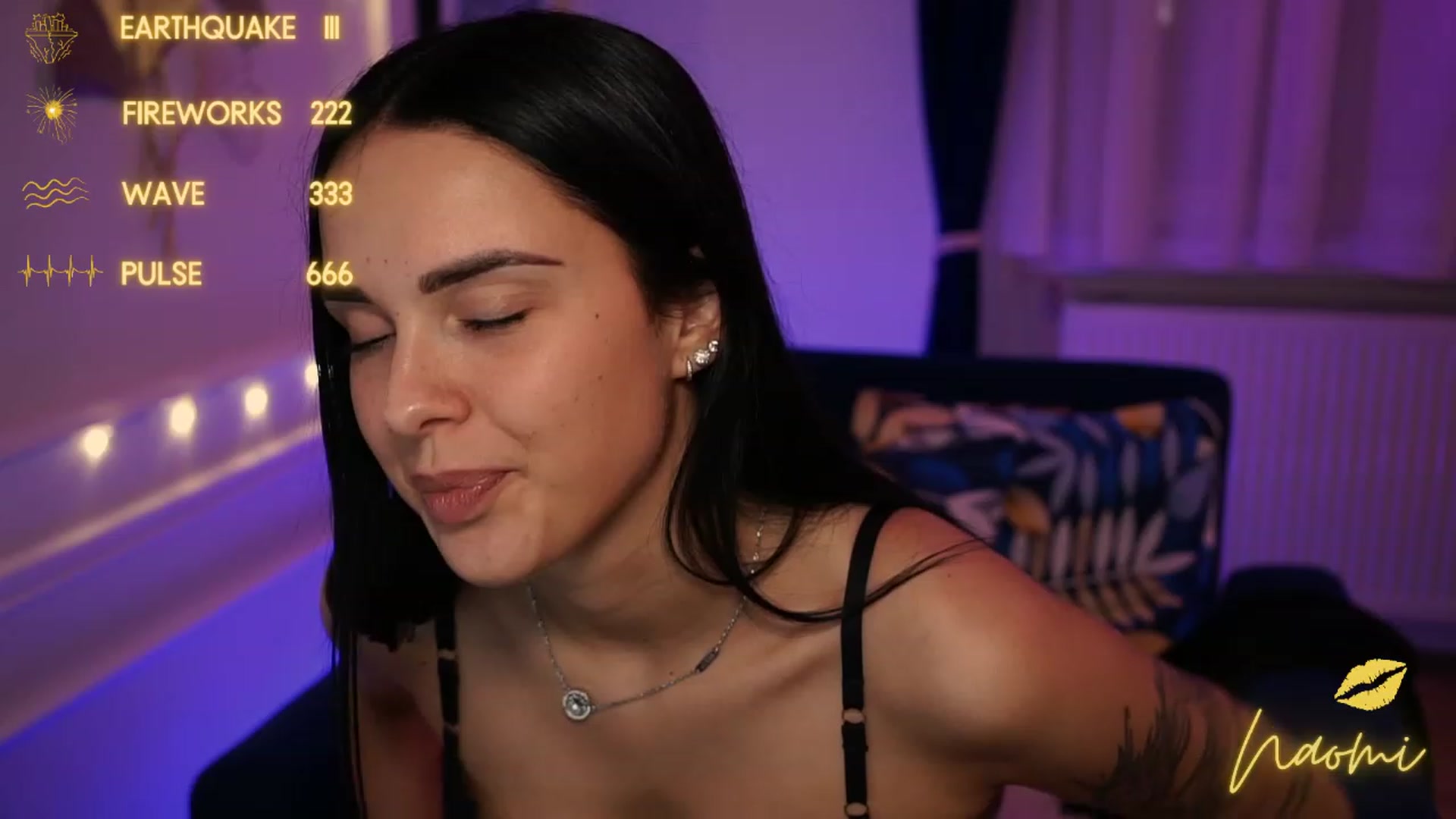 Gallery image thumbnail from cinnabellee's myfreecams stream on, 05/12/2023, 19:33 image 17 of 20