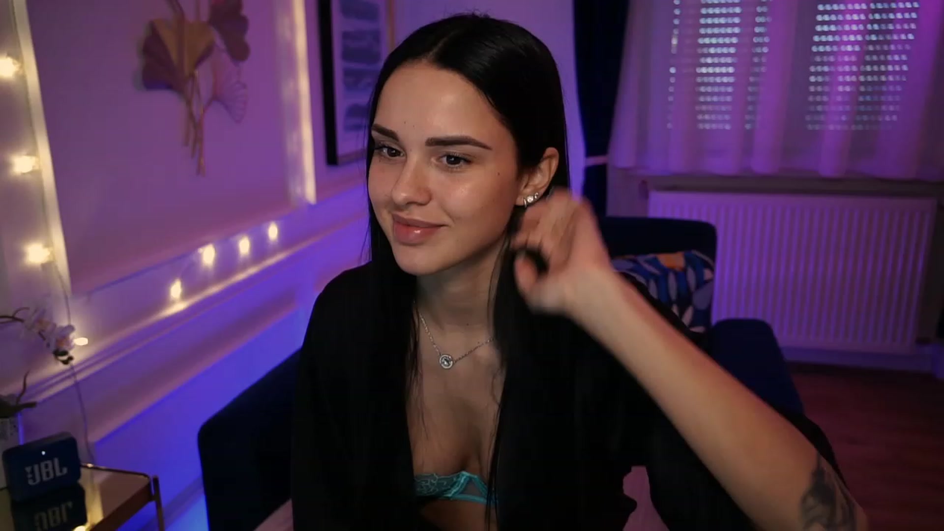 Gallery image thumbnail from cinnabellee's myfreecams stream on, 05/13/2023, 12:35 image 1 of 20