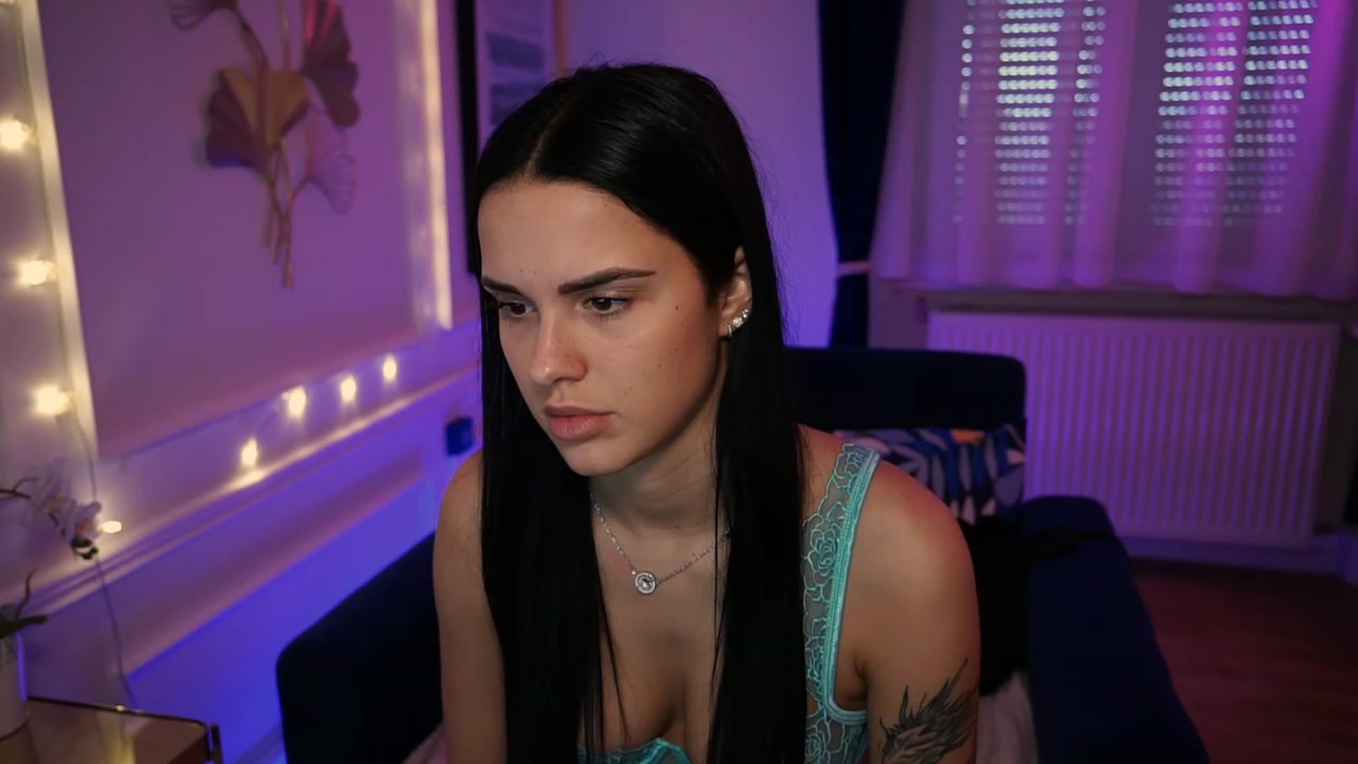 Gallery image thumbnail from cinnabellee's myfreecams stream on, 05/13/2023, 13:45 image 7 of 20
