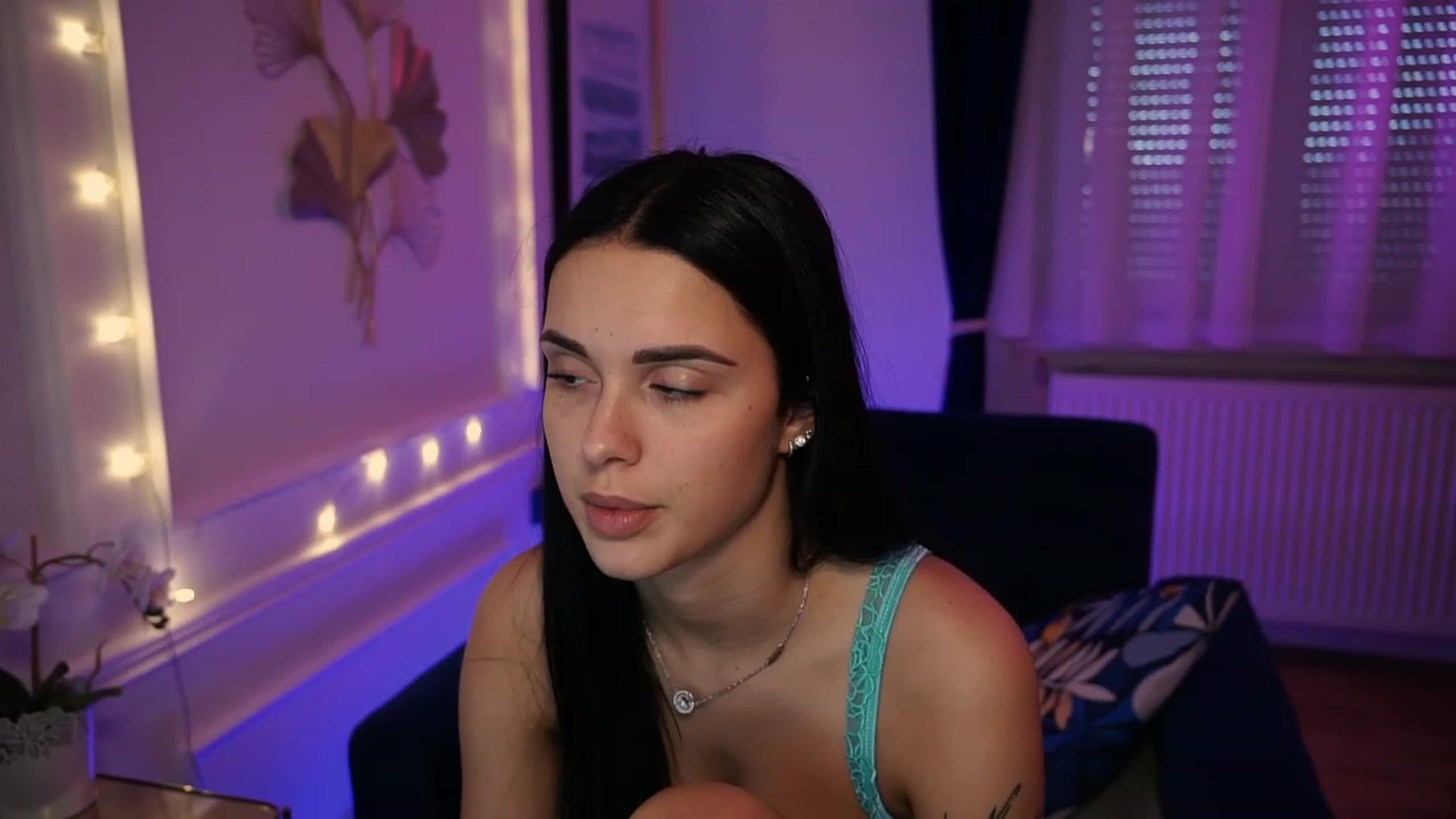 Gallery image thumbnail from cinnabellee's myfreecams stream on, 05/13/2023, 15:07 image 3 of 20