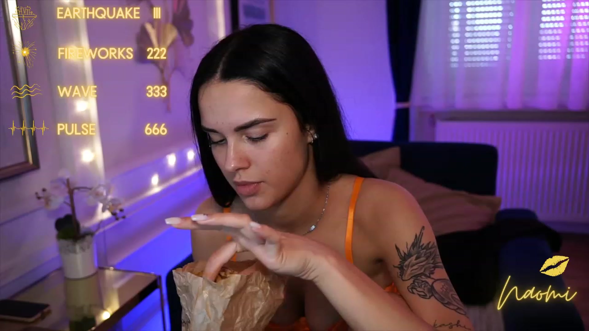 Gallery image thumbnail from cinnabellee's myfreecams stream on, 05/17/2023, 13:15 image 7 of 20