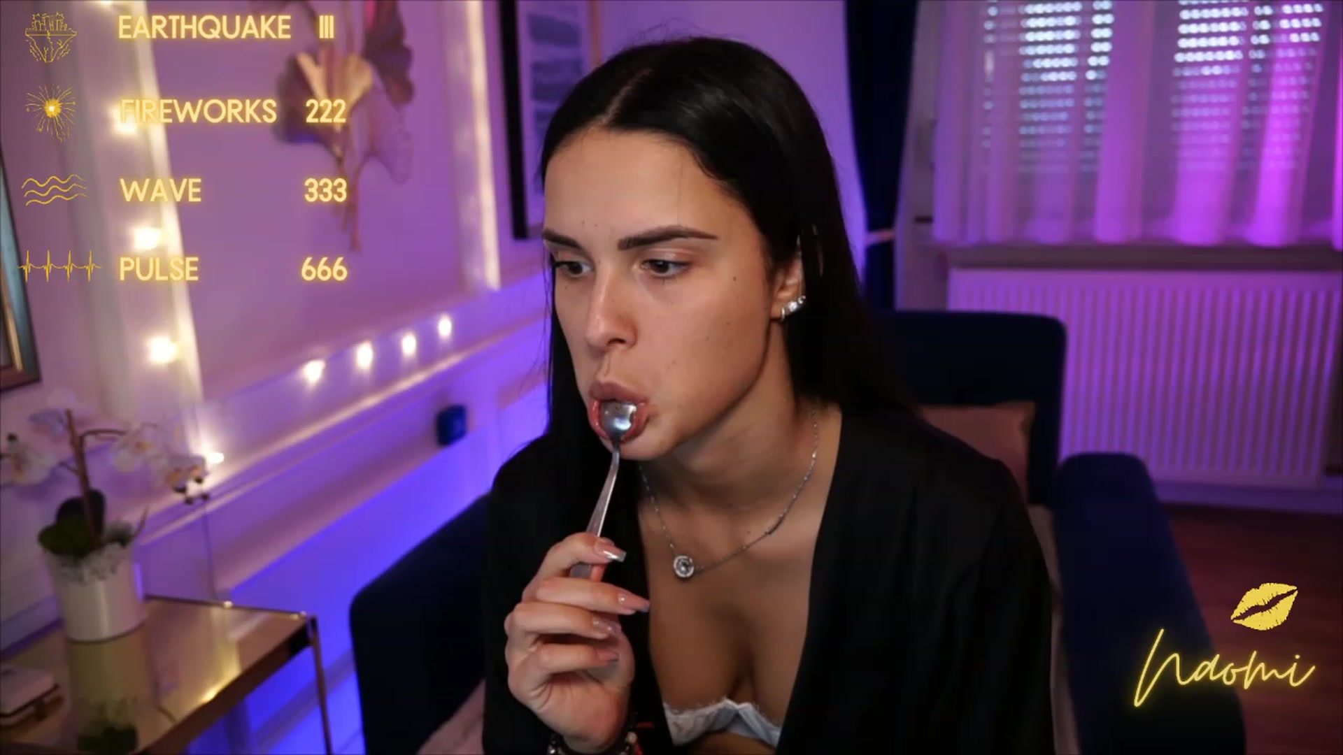 Gallery image thumbnail from cinnabellee's myfreecams stream on, 06/01/2023, 16:38 image 5 of 20