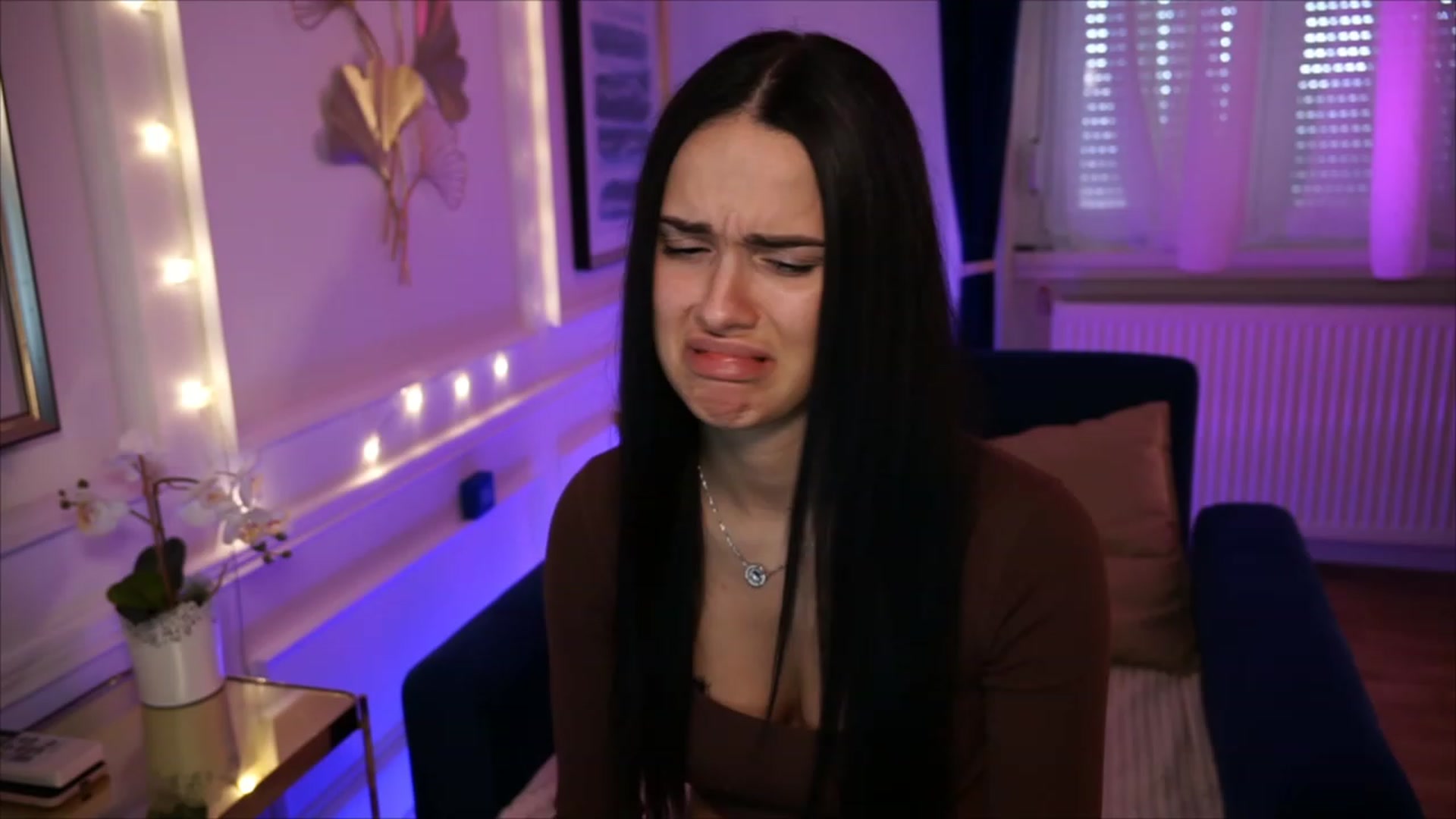 Gallery image thumbnail from cinnabellee's myfreecams stream on, 06/02/2023, 16:52 image 11 of 20