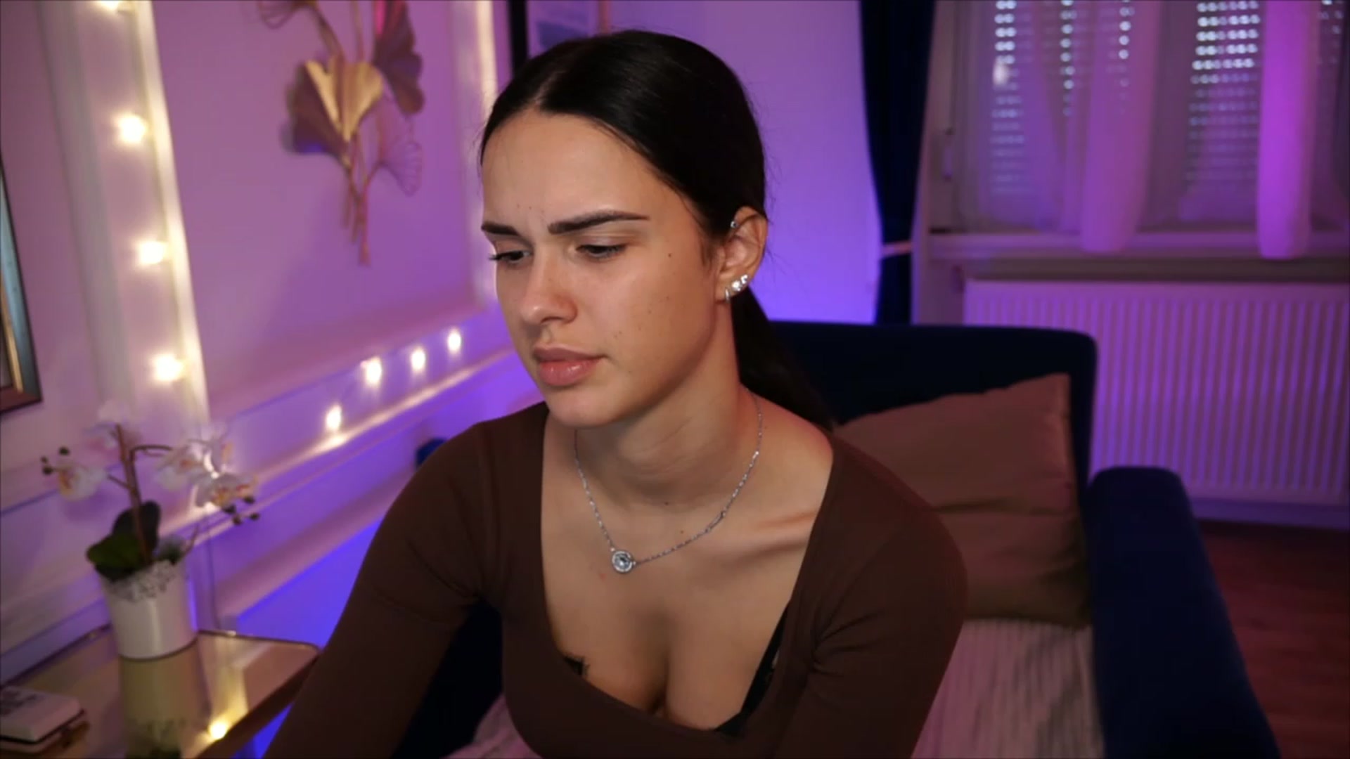 Gallery image thumbnail from cinnabellee's myfreecams stream on, 06/02/2023, 18:31 image 11 of 20