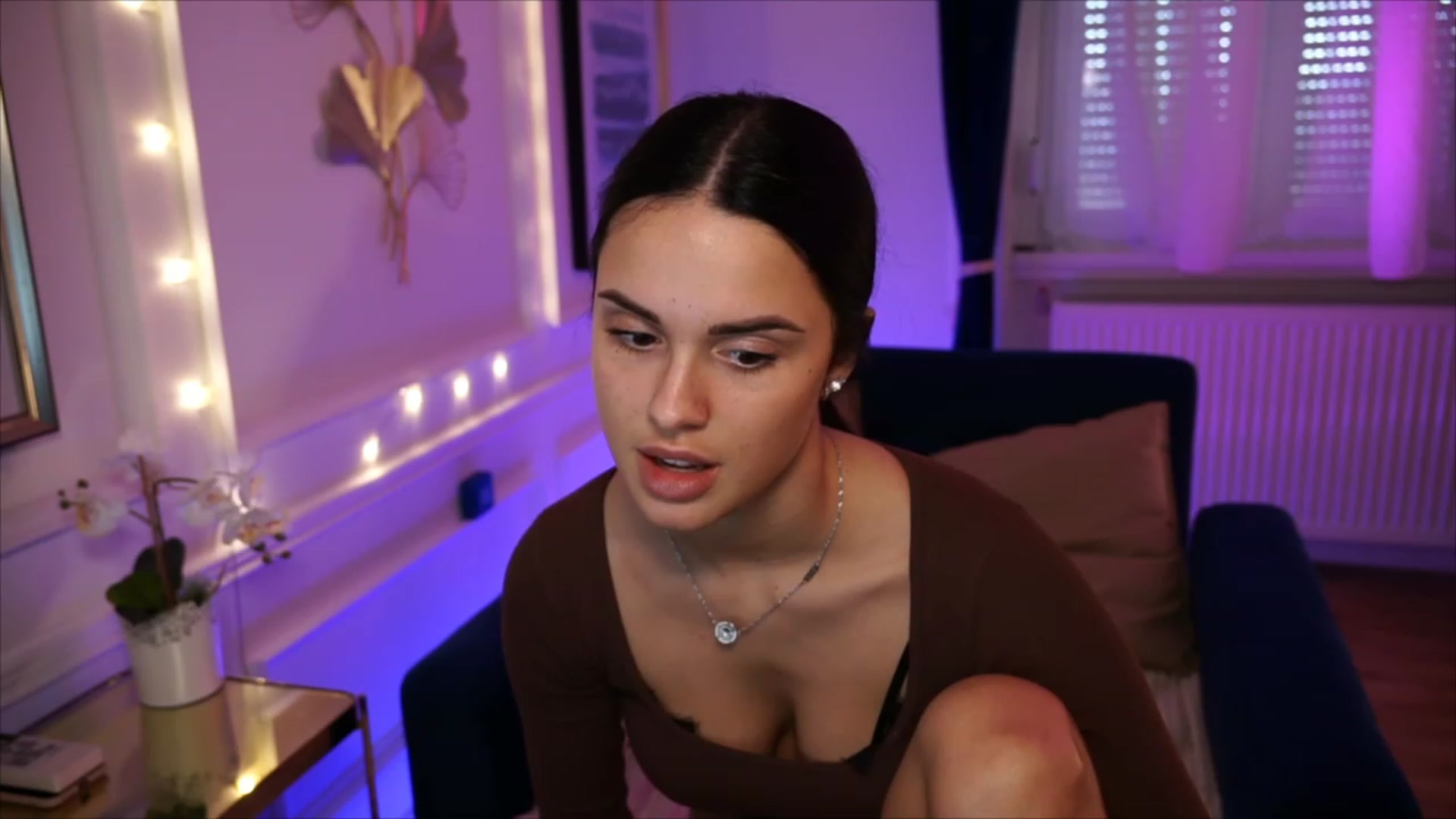 Gallery image thumbnail from cinnabellee's myfreecams stream on, 06/02/2023, 18:31 image 1 of 20