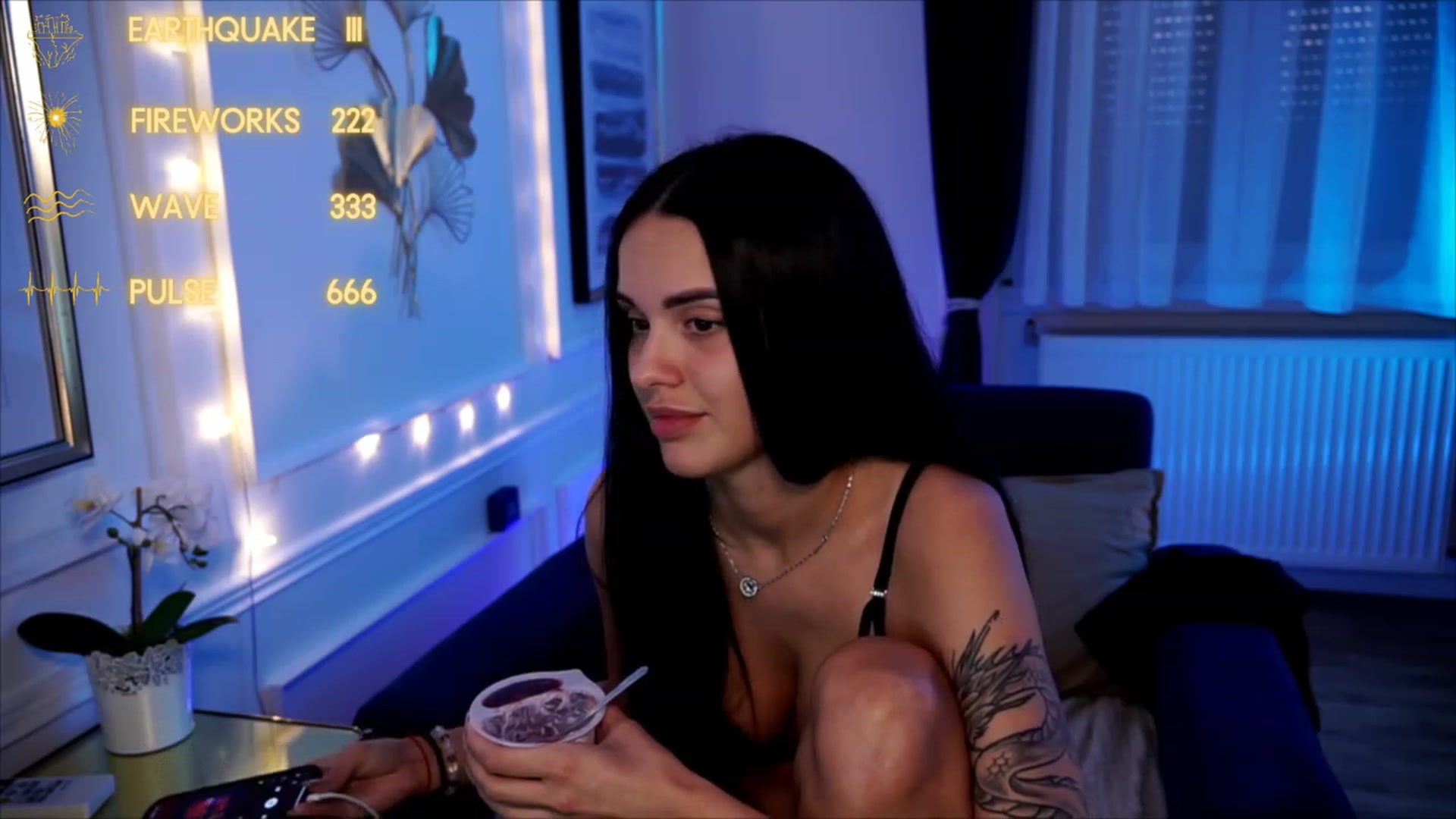 Gallery image thumbnail from cinnabellee's myfreecams stream on, 06/11/2023, 20:43 image 4 of 20