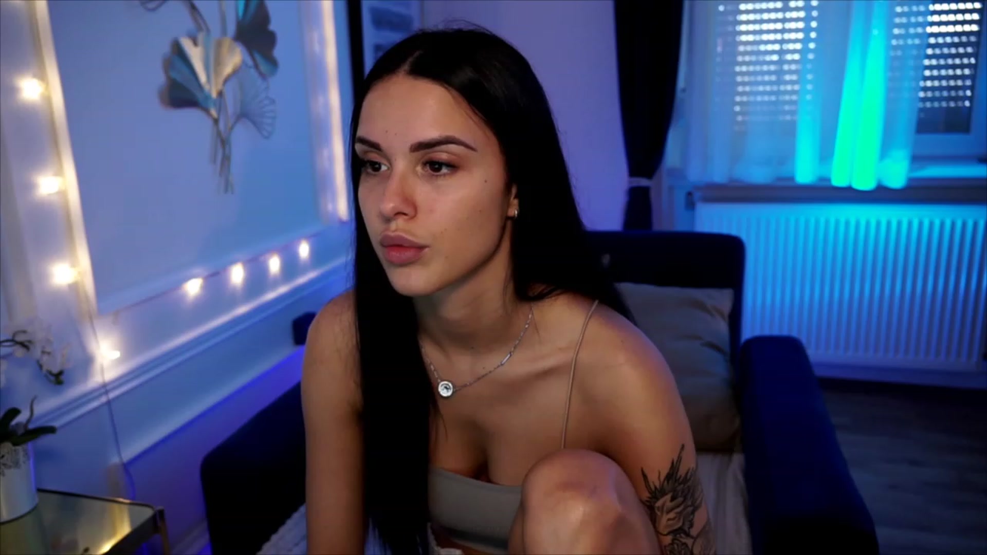 Gallery image thumbnail from cinnabellee's myfreecams stream on, 06/12/2023, 18:13 image 1 of 20