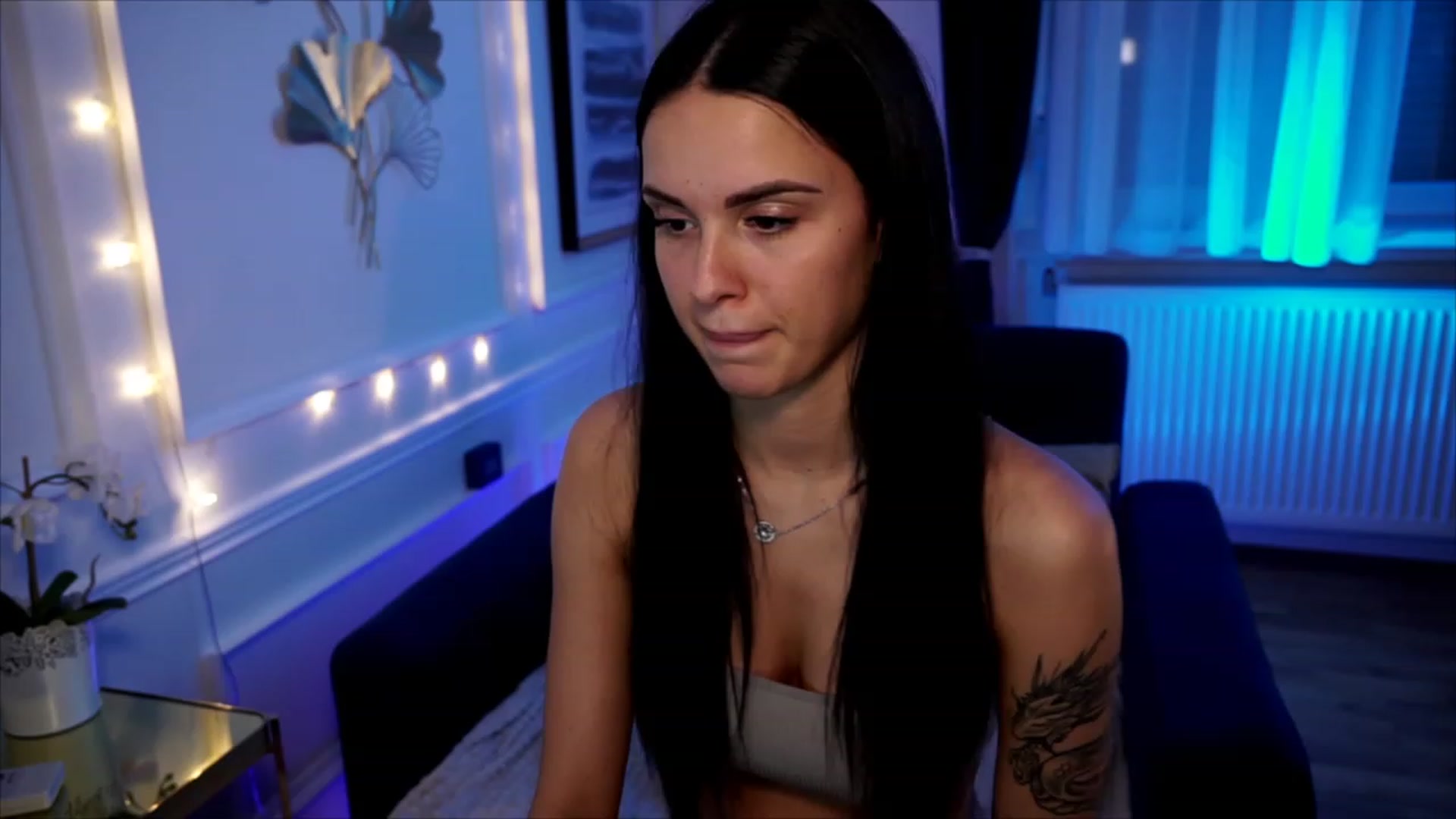 Gallery image thumbnail from cinnabellee's myfreecams stream on, 06/12/2023, 20:25 image 2 of 20