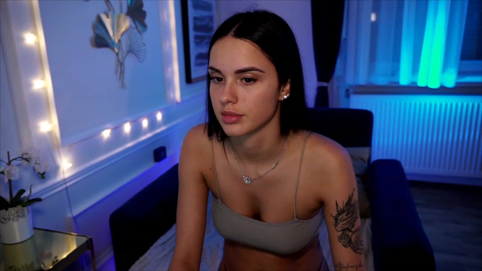 Gallery image thumbnail from cinnabellee's myfreecams stream on, 06/12/2023, 20:25 image 20 of 20