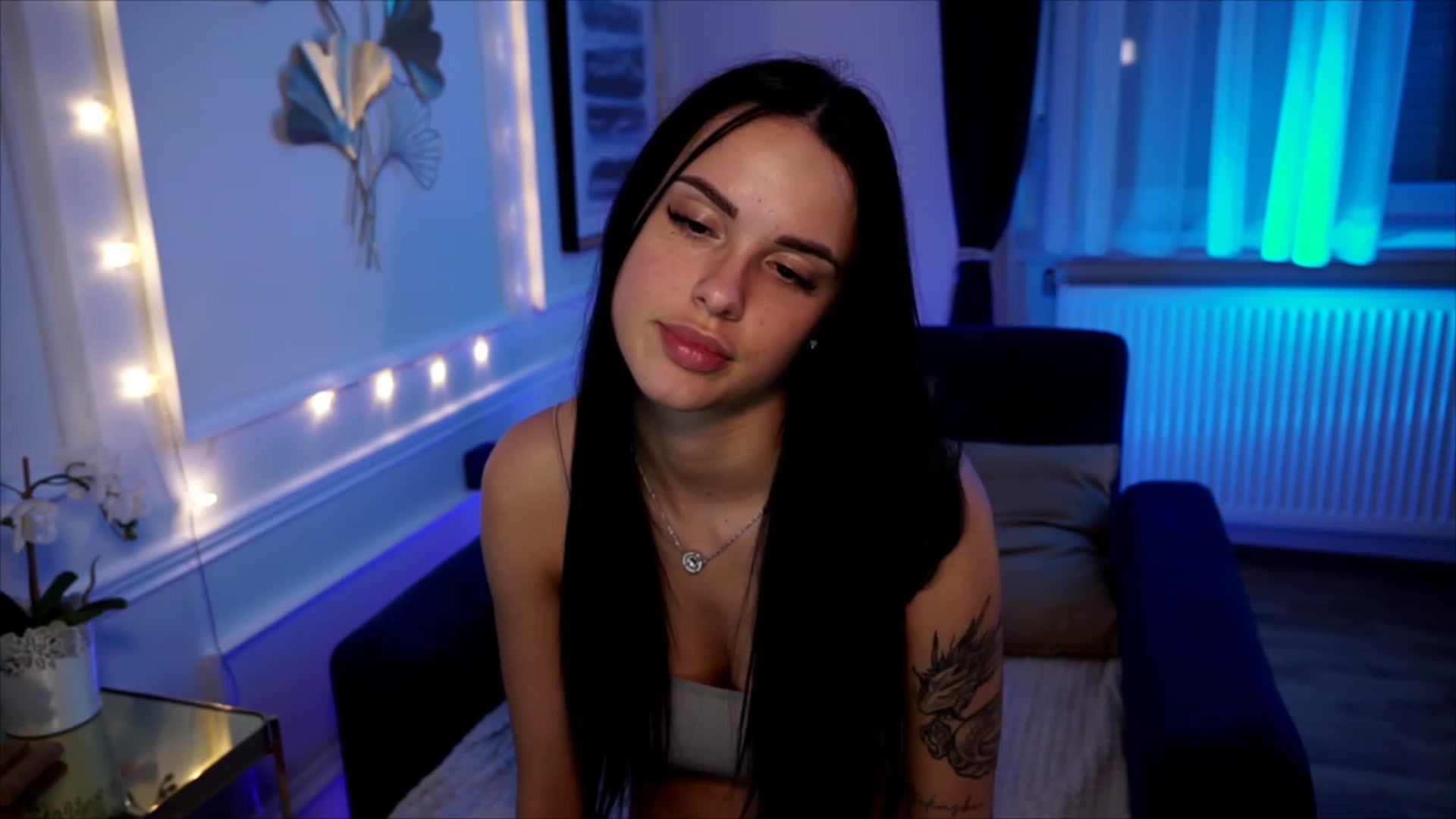 Gallery image thumbnail from cinnabellee's myfreecams stream on, 06/12/2023, 20:25 image 16 of 20