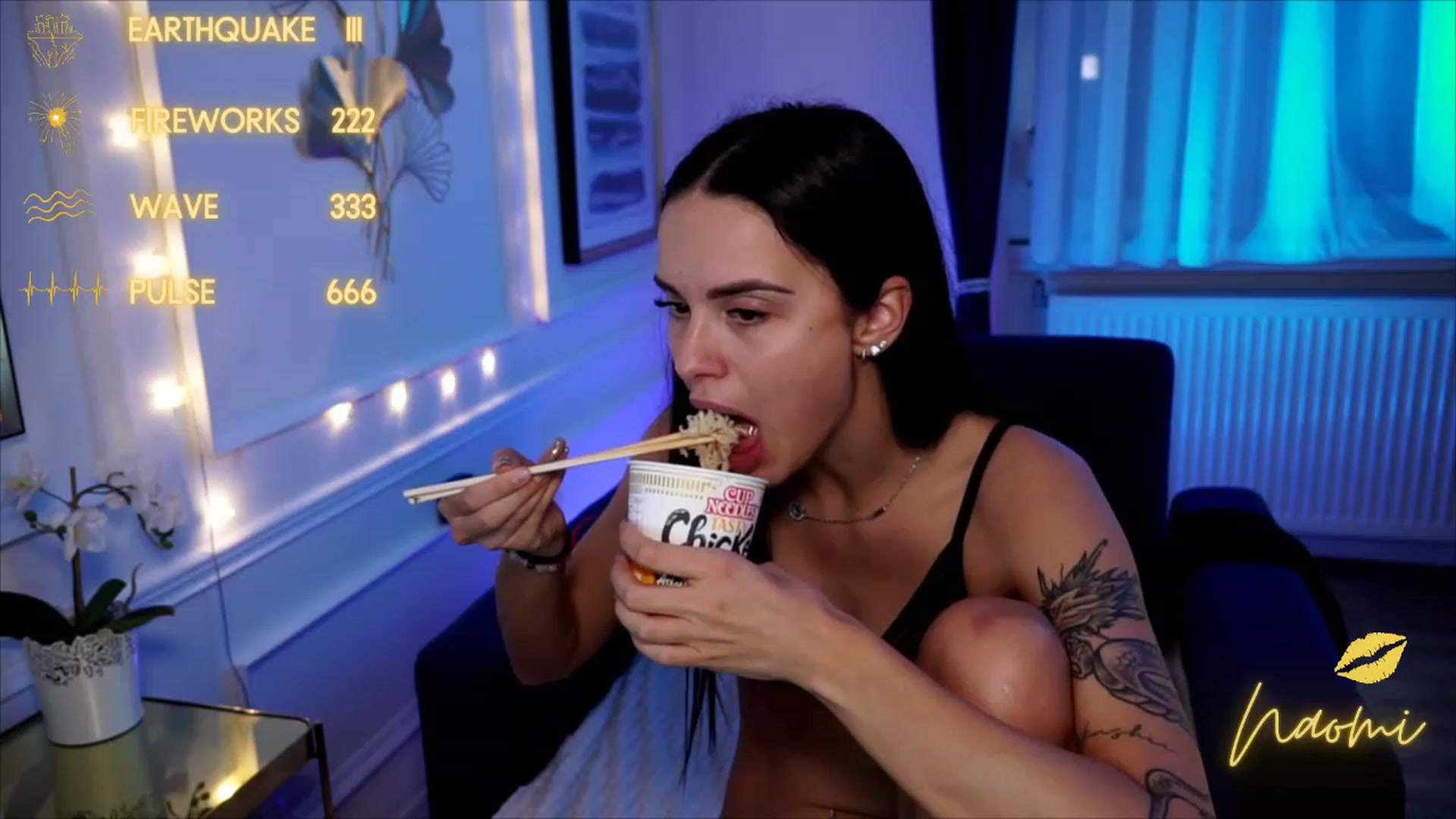 Gallery image thumbnail from cinnabellee's myfreecams stream on, 06/15/2023, 20:30 image 18 of 20