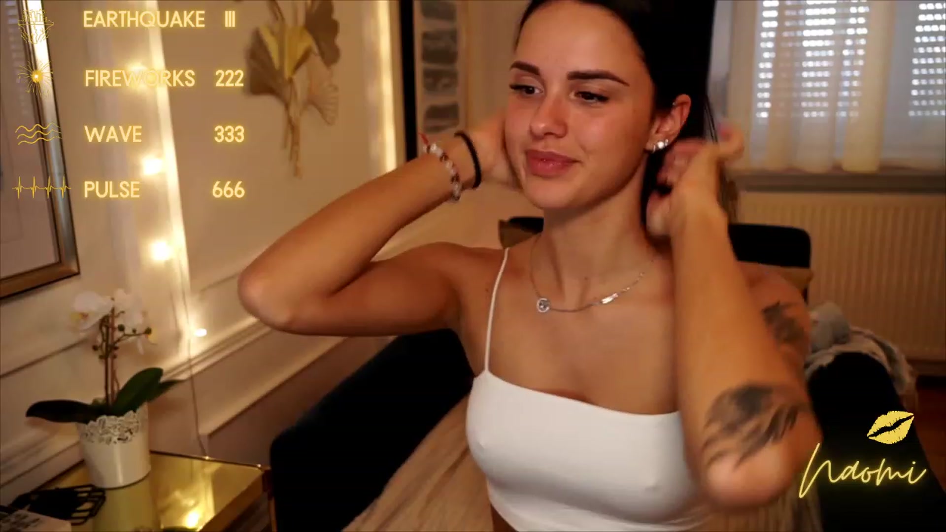 Gallery image thumbnail from cinnabellee's myfreecams stream on, 06/18/2023, 12:54 image 15 of 20