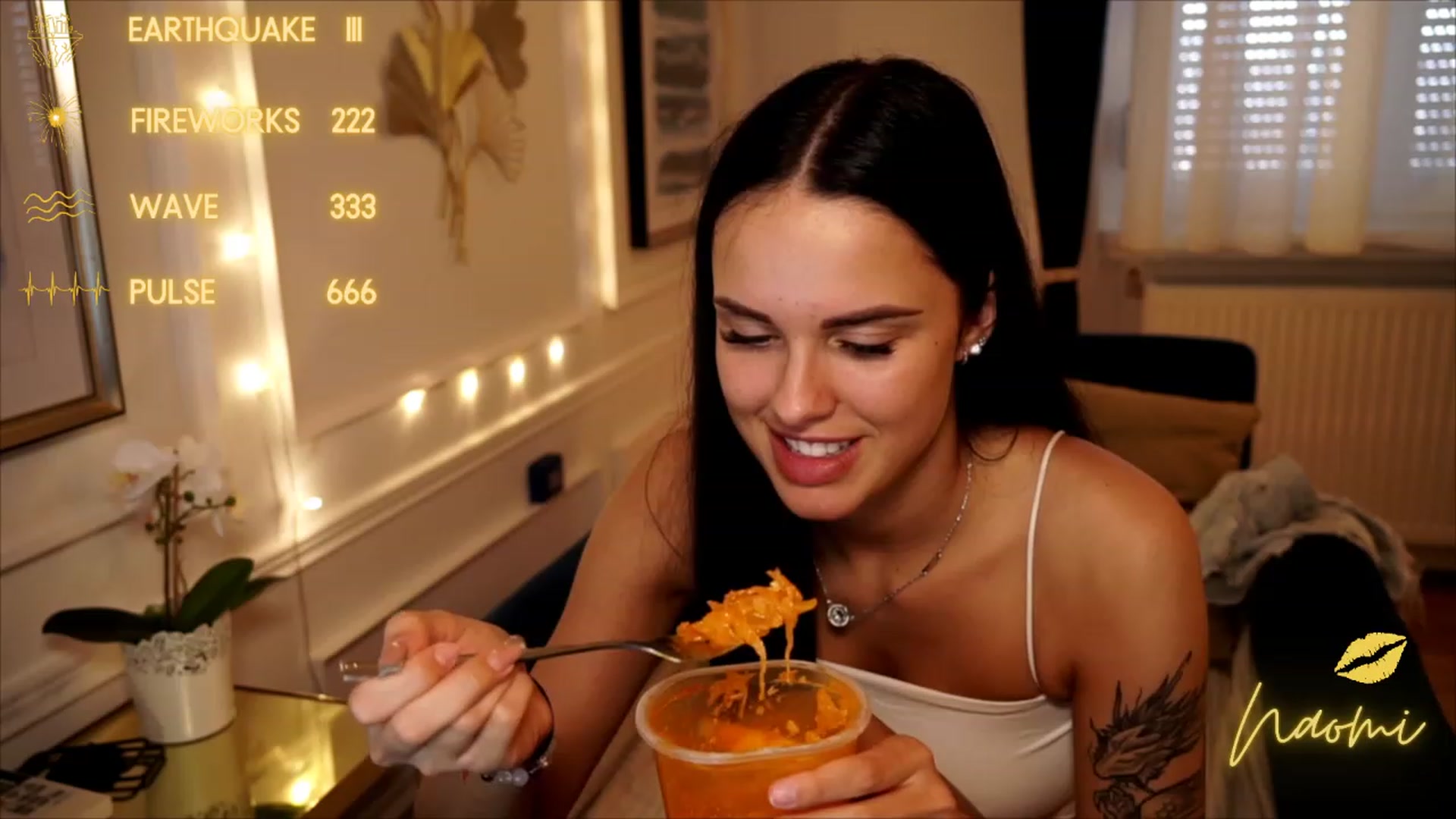 Gallery image thumbnail from cinnabellee's myfreecams stream on, 06/18/2023, 12:54 image 4 of 20