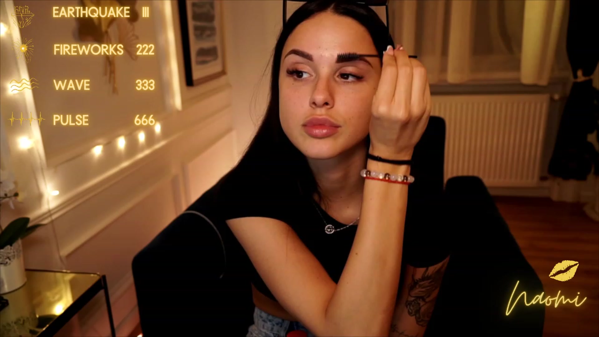 Gallery image thumbnail from cinnabellee's myfreecams stream on, 06/19/2023, 19:51 image 8 of 20