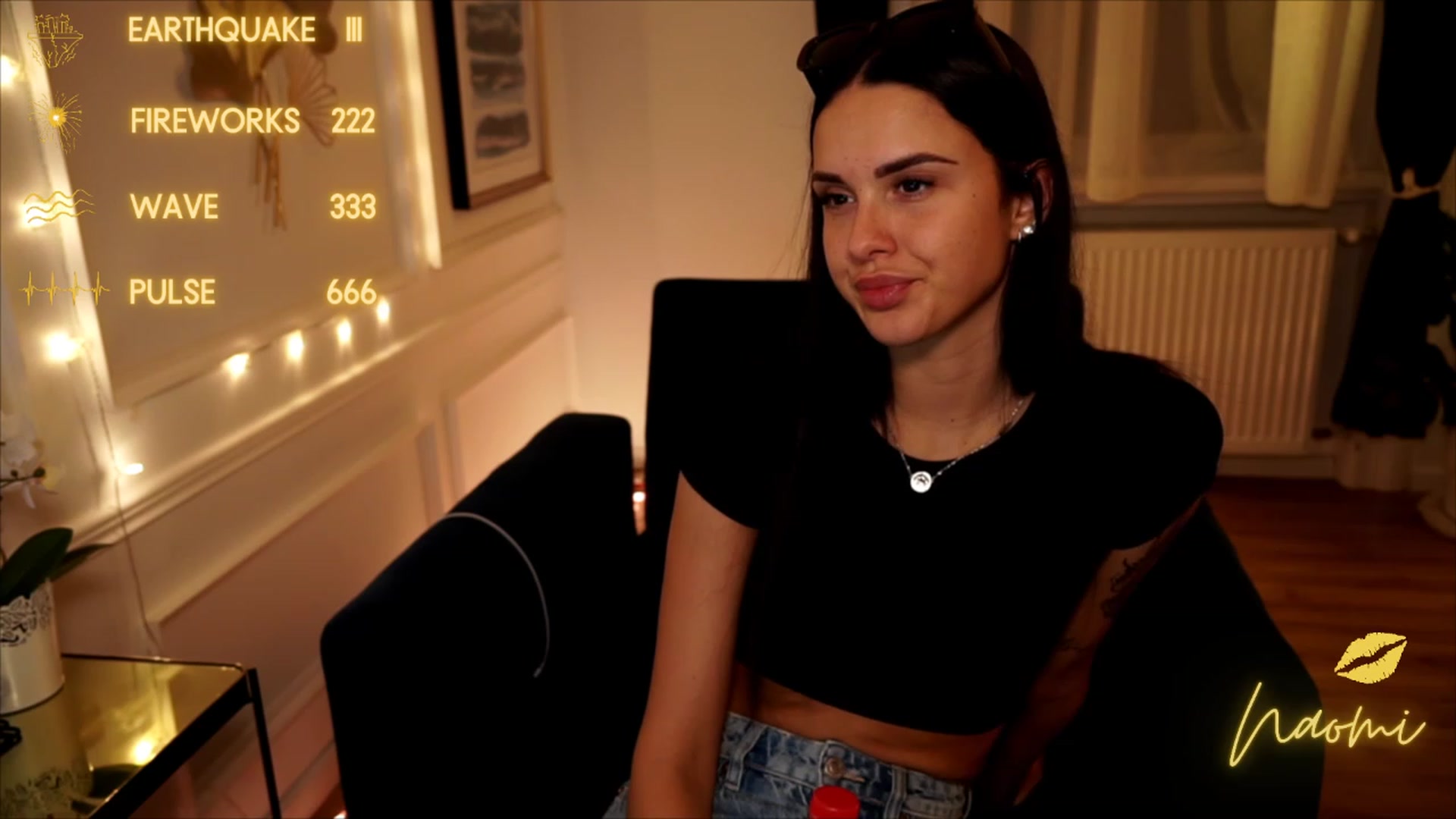 Gallery image thumbnail from cinnabellee's myfreecams stream on, 06/19/2023, 19:51 image 10 of 20