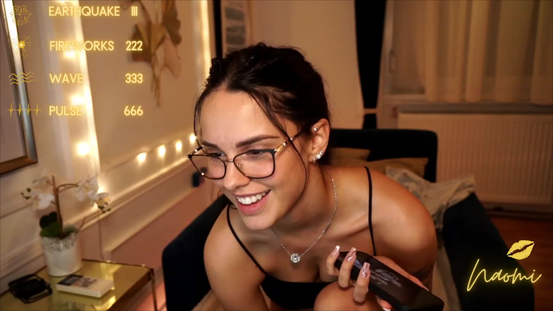 Gallery image thumbnail from cinnabellee's myfreecams stream on, 06/25/2023, 18:43 image 16 of 20