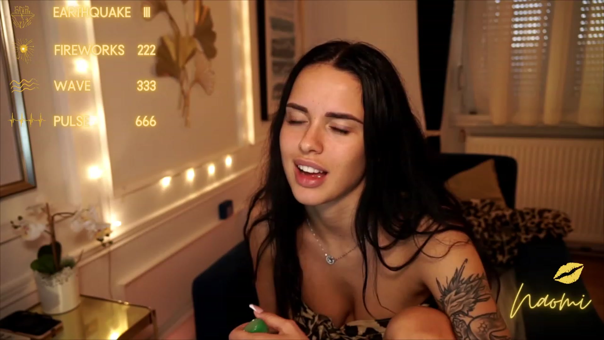 Gallery image thumbnail from cinnabellee's myfreecams stream on, 06/26/2023, 18:54 image 6 of 20