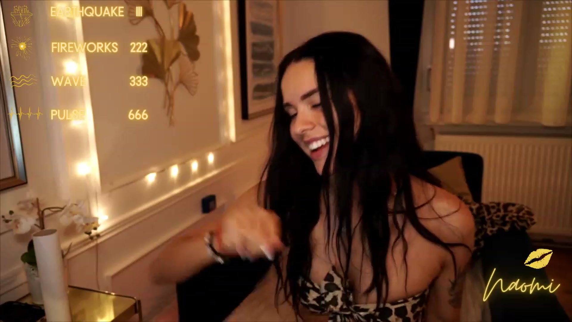 Gallery image thumbnail from cinnabellee's myfreecams stream on, 06/26/2023, 18:54 image 12 of 20