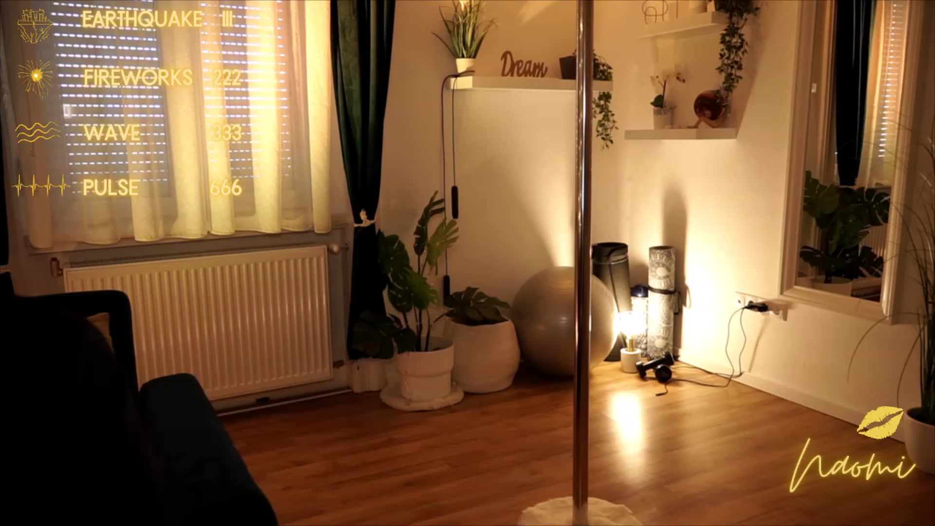 Gallery image thumbnail from cinnabellee's myfreecams stream on, 06/28/2023, 18:00 image 10 of 20