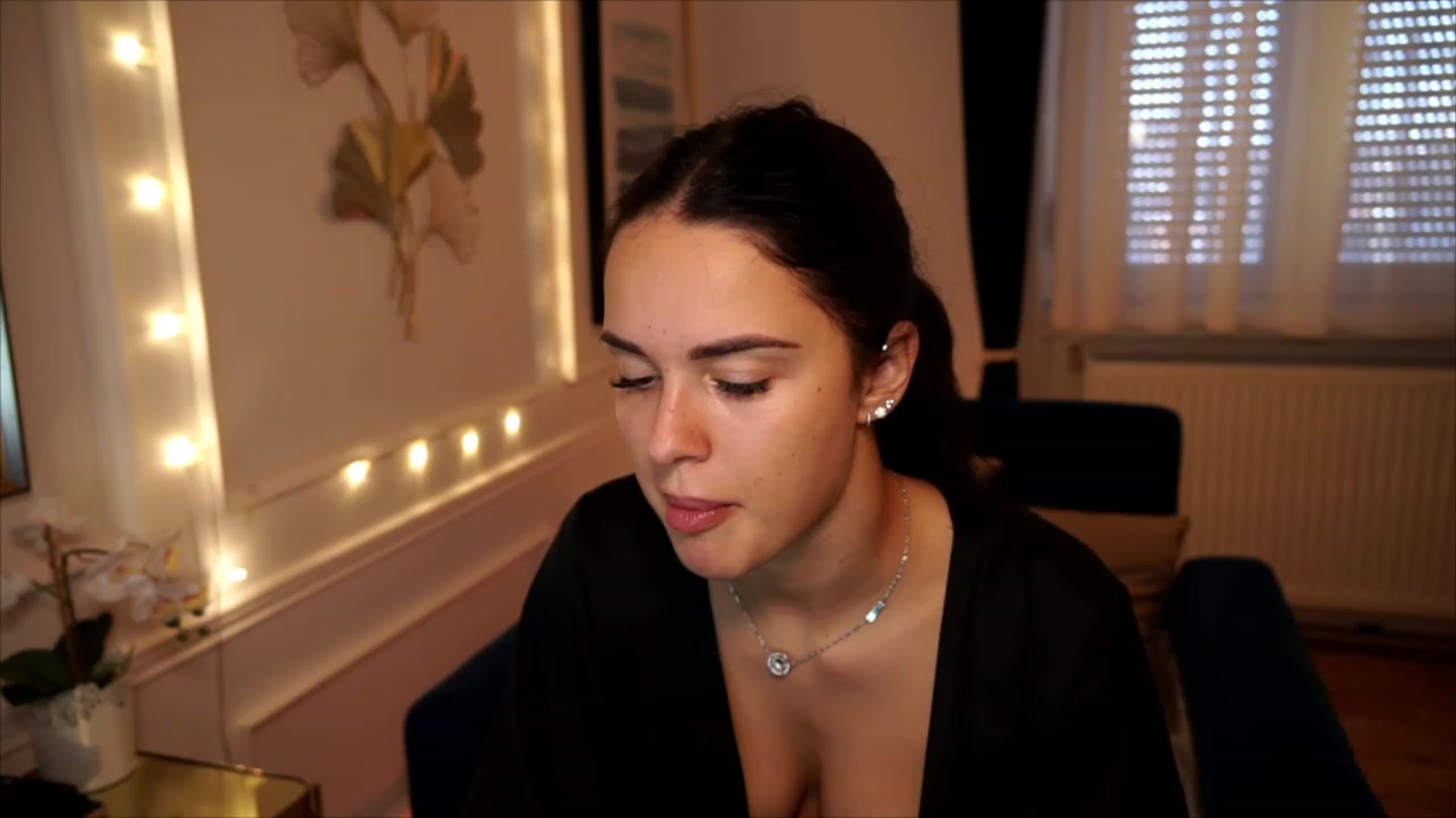 Gallery image thumbnail from cinnabellee's myfreecams stream on, 07/02/2023, 10:39 image 12 of 20