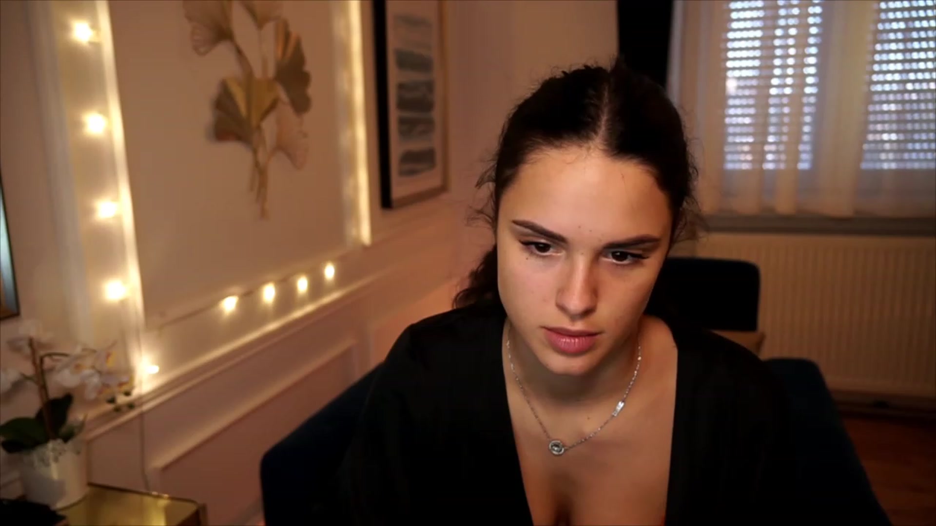 Gallery image thumbnail from cinnabellee's myfreecams stream on, 07/02/2023, 10:39 image 19 of 20