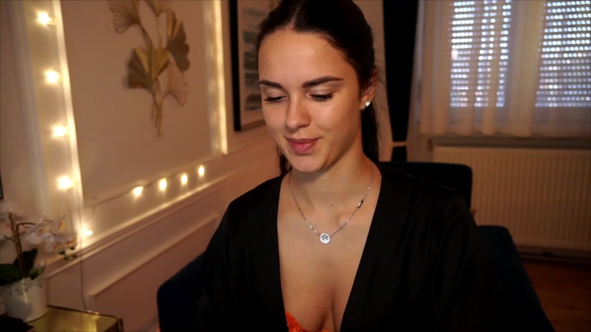 Gallery image thumbnail from cinnabellee's myfreecams stream on, 07/02/2023, 10:39 image 6 of 20