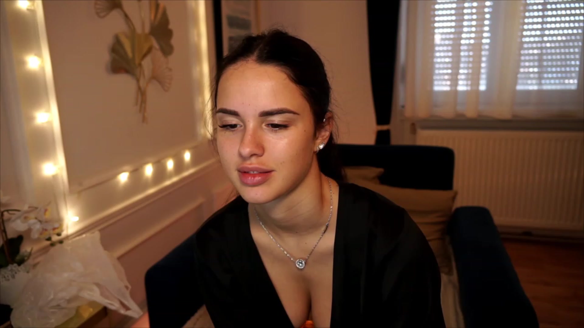 Gallery image thumbnail from cinnabellee's myfreecams stream on, 07/02/2023, 11:49 image 5 of 20