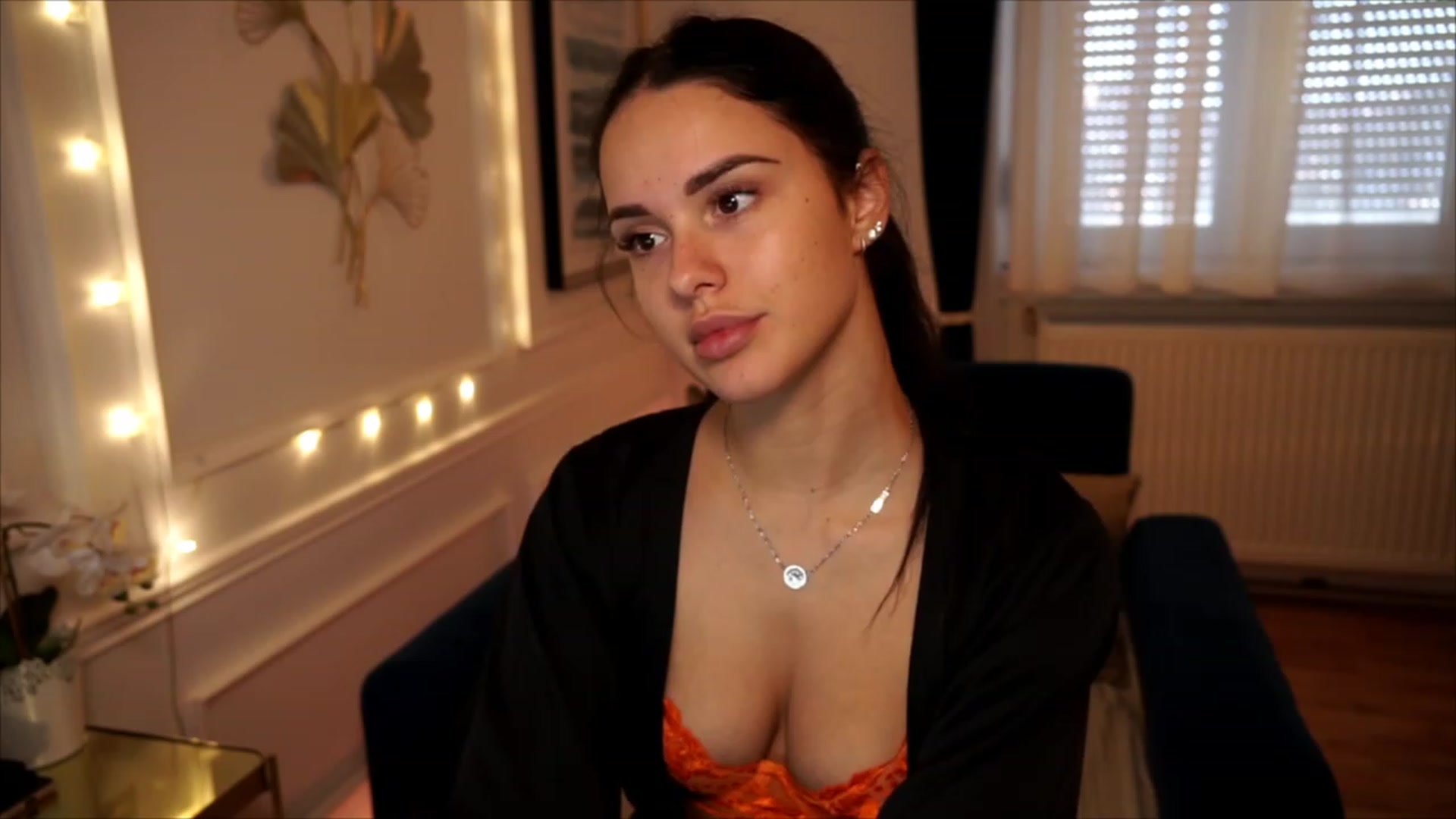 Gallery image thumbnail from cinnabellee's myfreecams stream on, 07/02/2023, 11:49 image 6 of 20