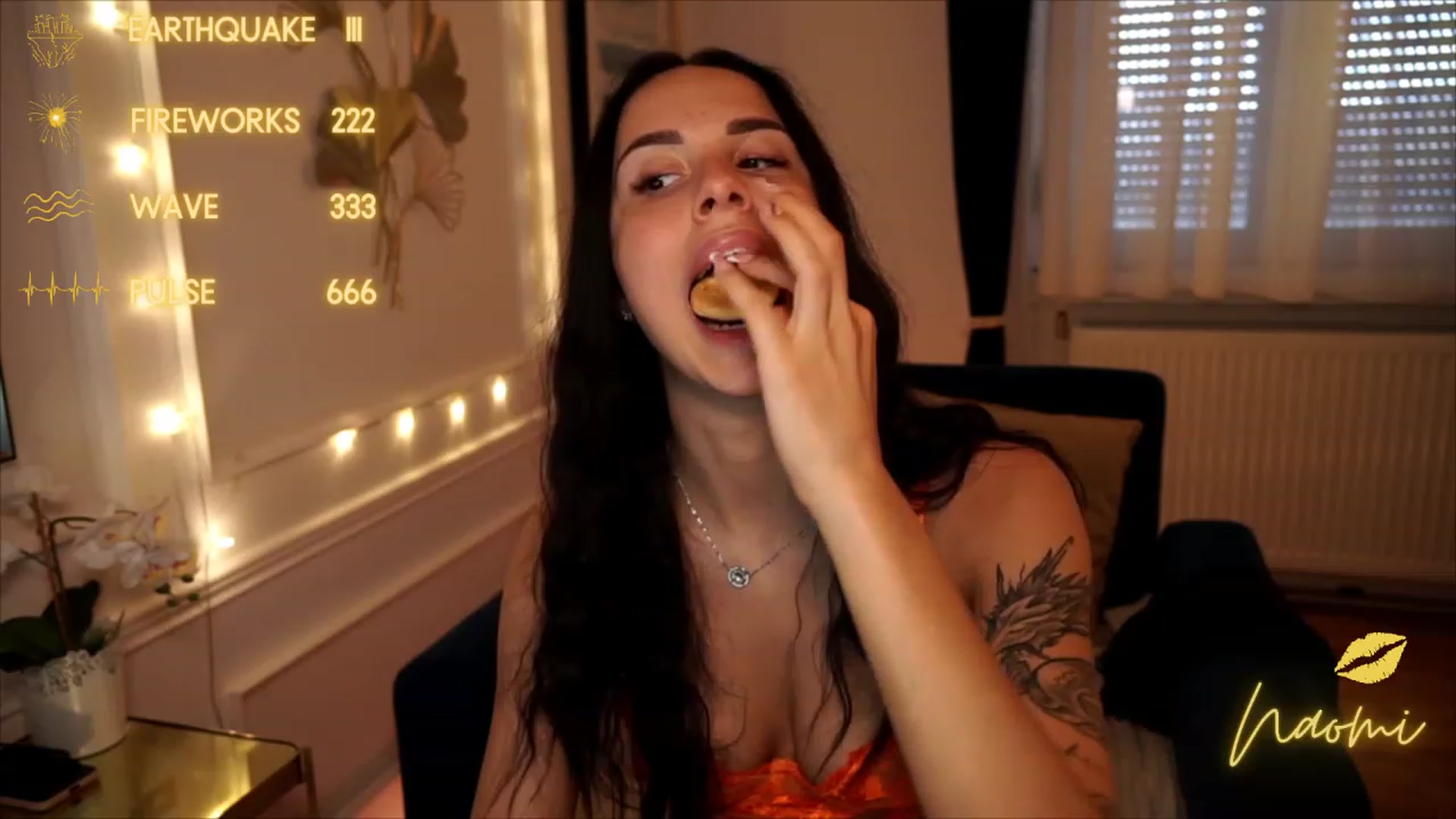 Gallery image thumbnail from cinnabellee's myfreecams stream on, 07/02/2023, 16:32 image 9 of 20