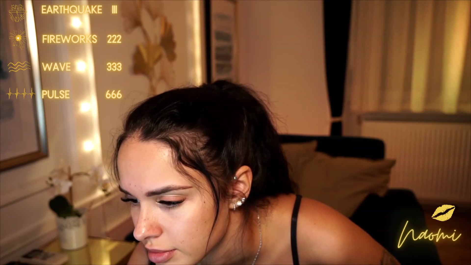 Gallery image thumbnail from cinnabellee's myfreecams stream on, 07/08/2023, 18:39 image 11 of 20