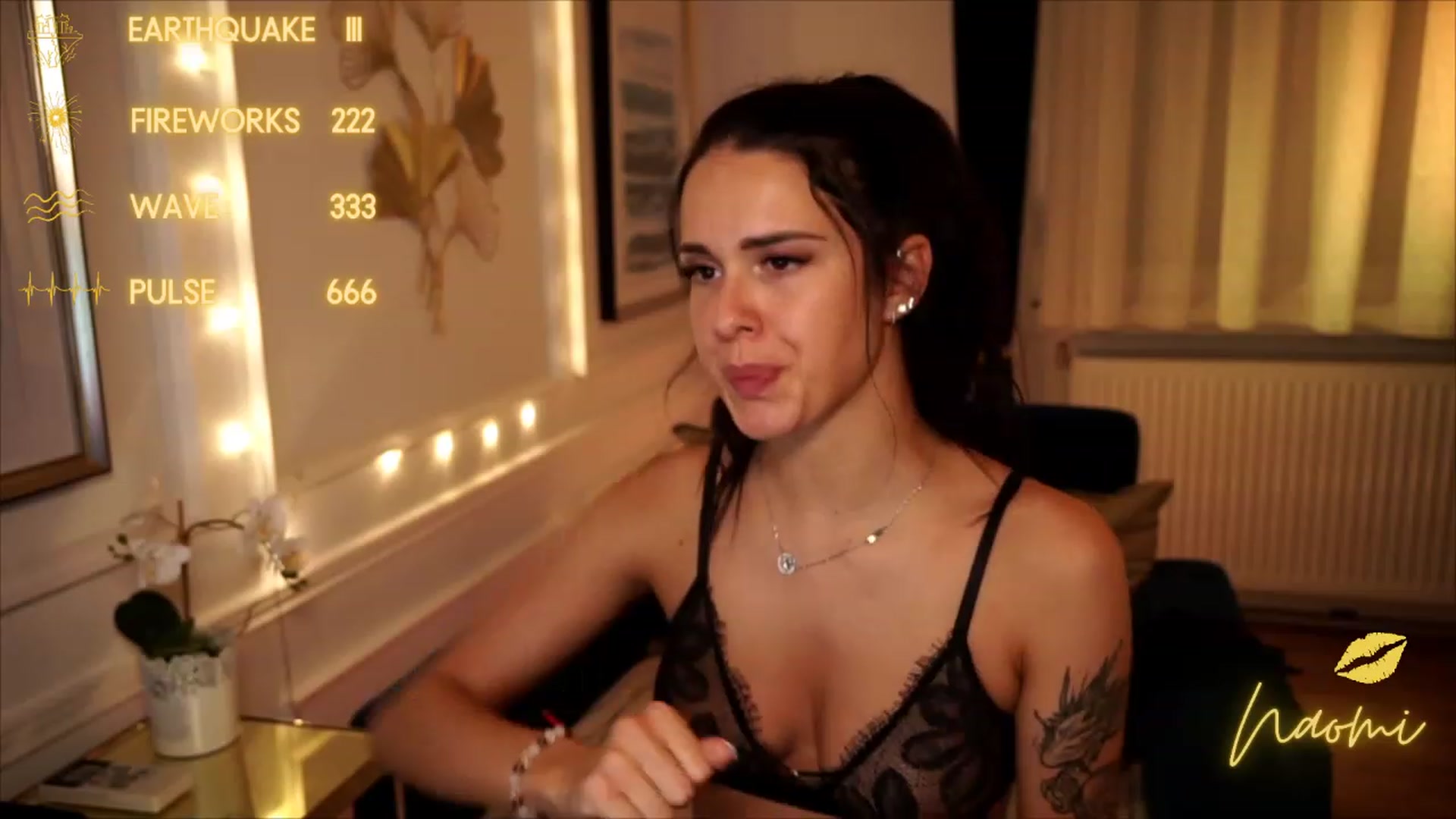 Gallery image thumbnail from cinnabellee's myfreecams stream on, 07/08/2023, 21:18 image 14 of 20