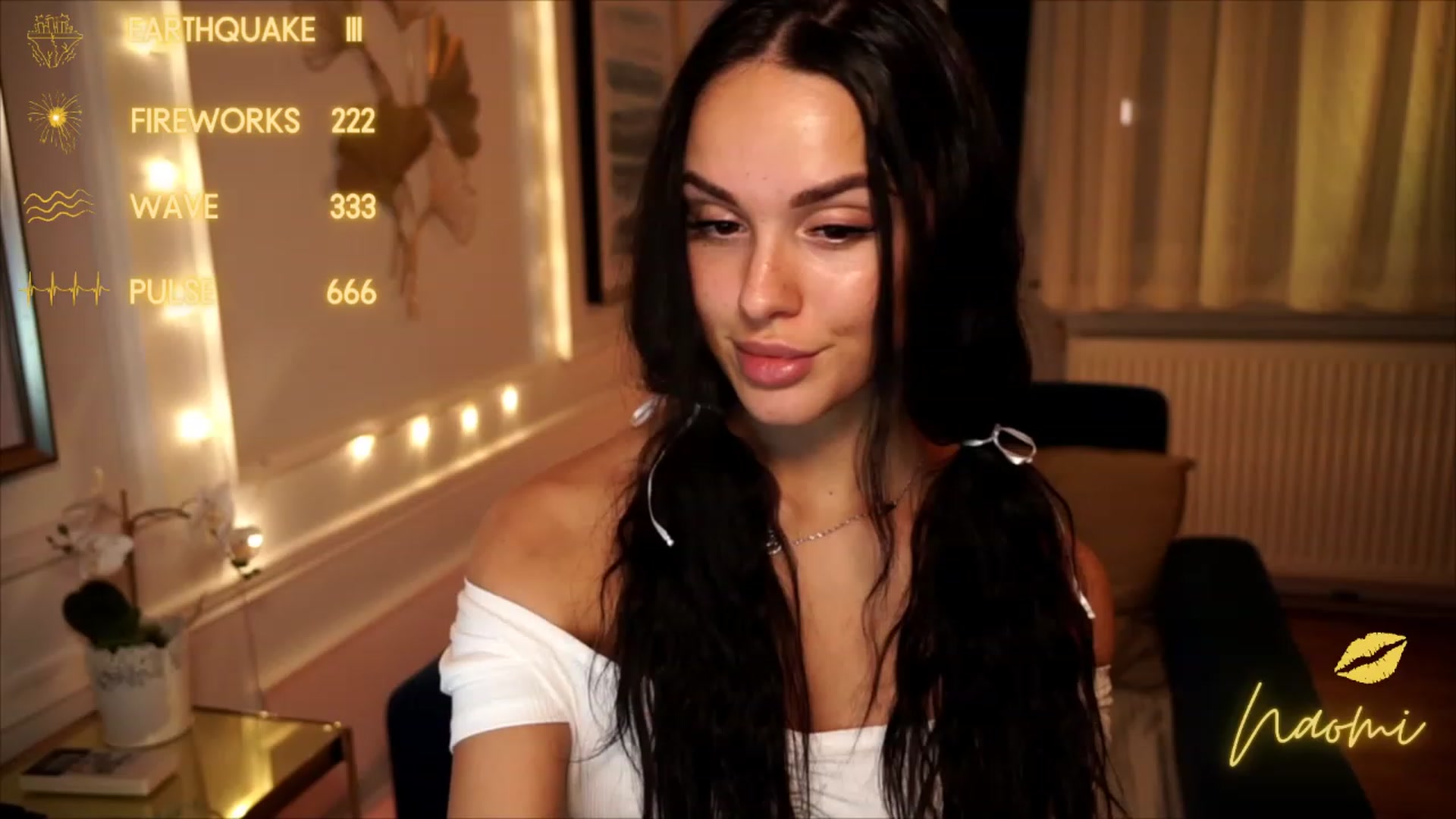 Gallery image thumbnail from cinnabellee's myfreecams stream on, 07/09/2023, 20:05 image 2 of 20