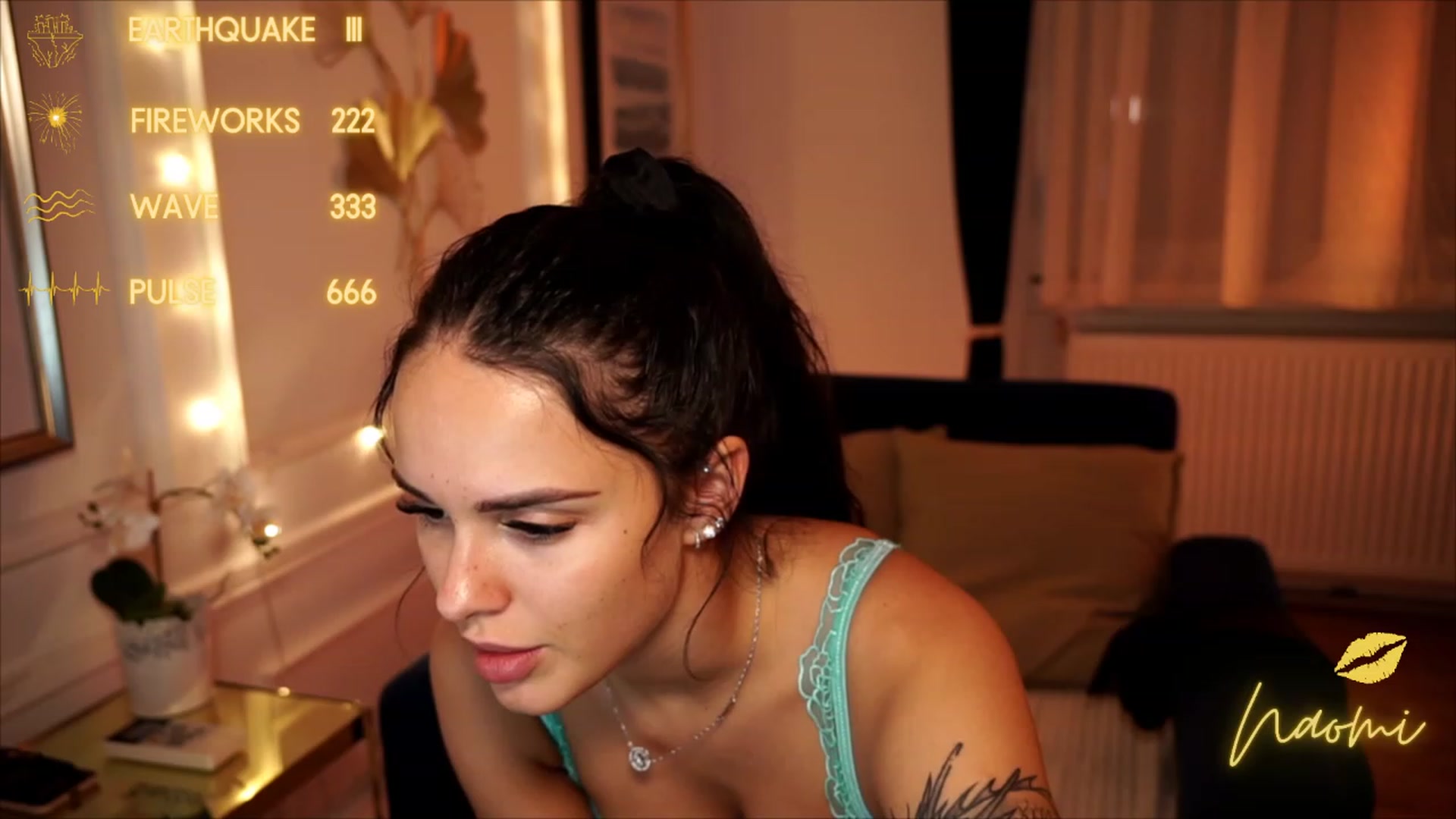 Gallery image thumbnail from cinnabellee's myfreecams stream on, 07/11/2023, 18:23 image 18 of 20
